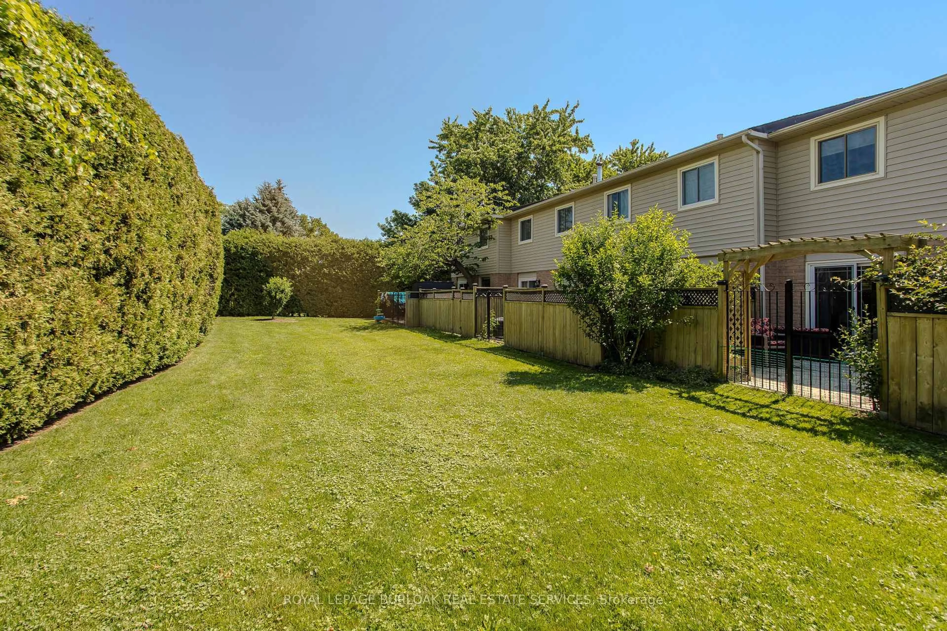 Patio, street for 5411 Lakeshore Rd #9, Burlington Ontario L7L 1E1