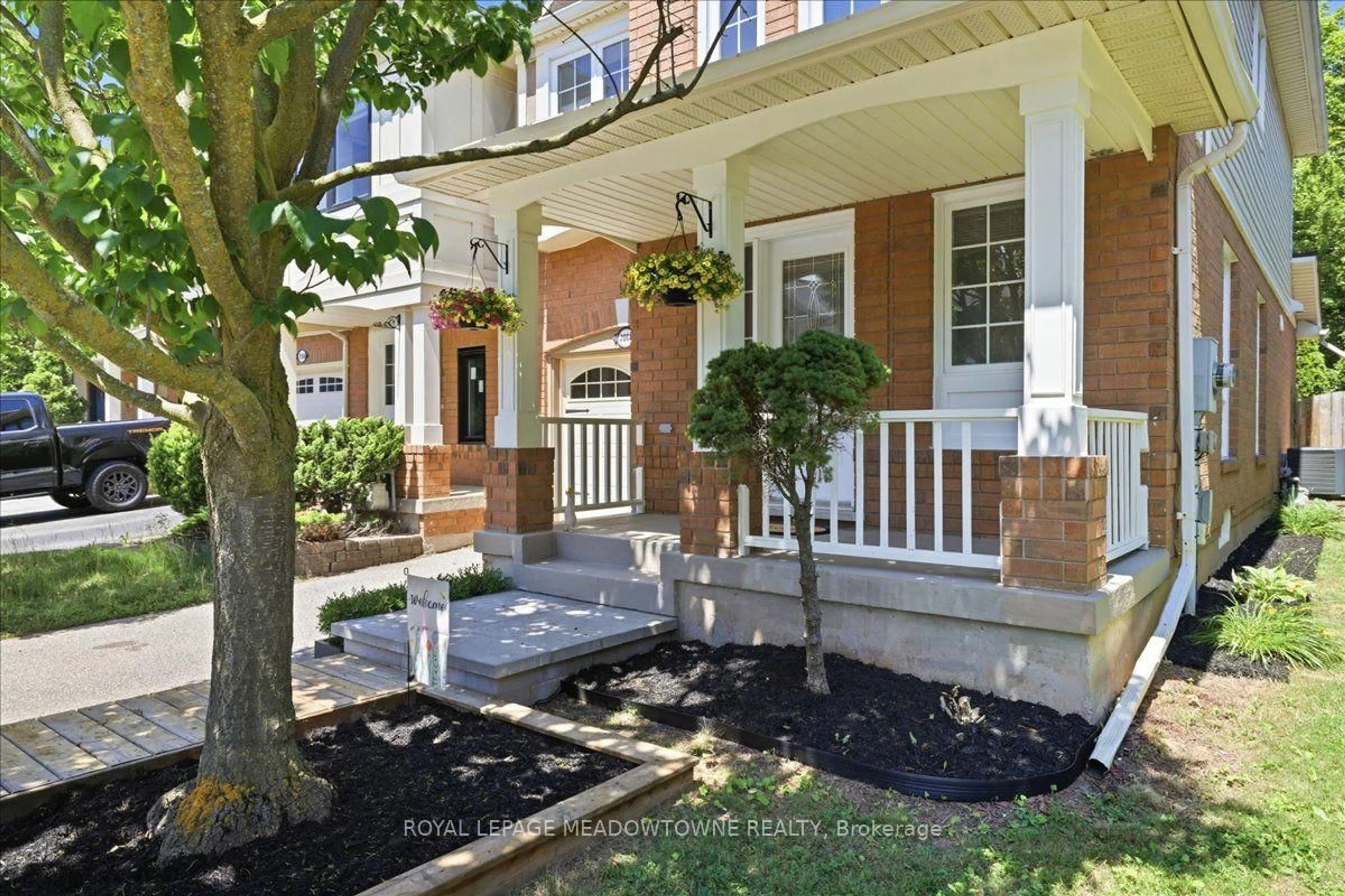 Unknown for 2068 Broadleaf Cres, Burlington Ontario L7L 6S4