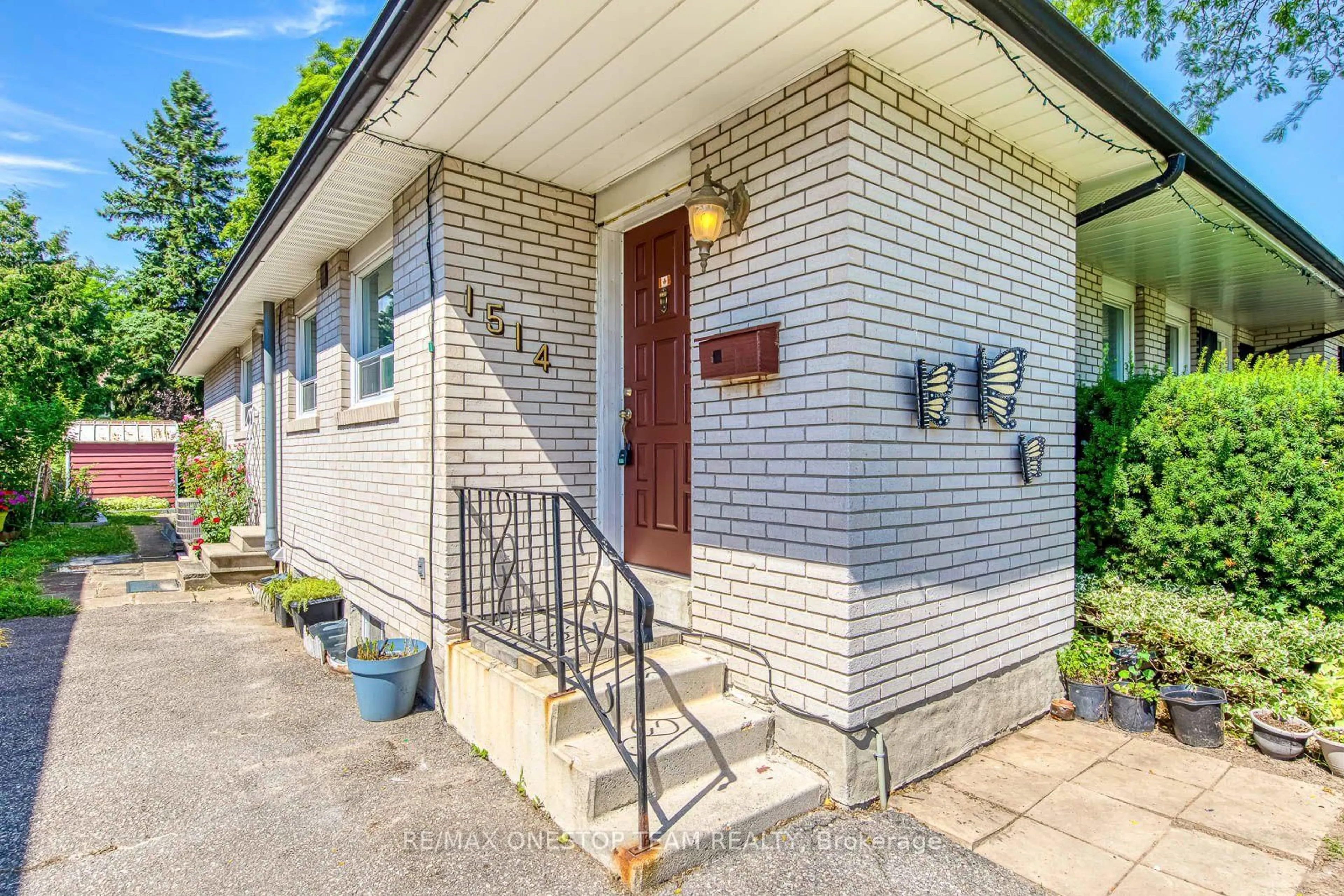 Home with brick exterior material, street for 1514 Swanage Cres, Mississauga Ontario L5J 3N8