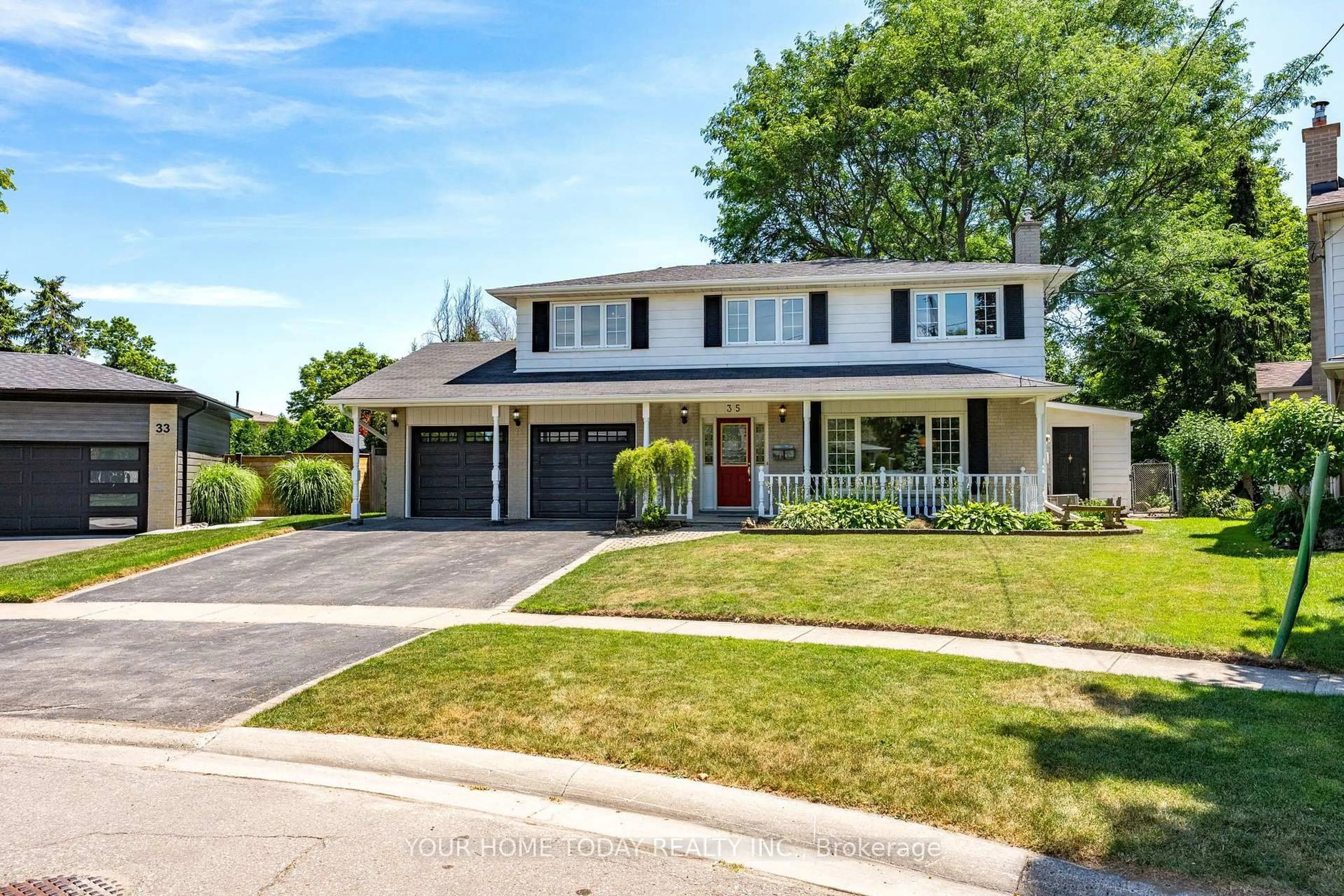 Home with brick exterior material, street for 35 Dawson Cres, Halton Hills Ontario L7G 1H3