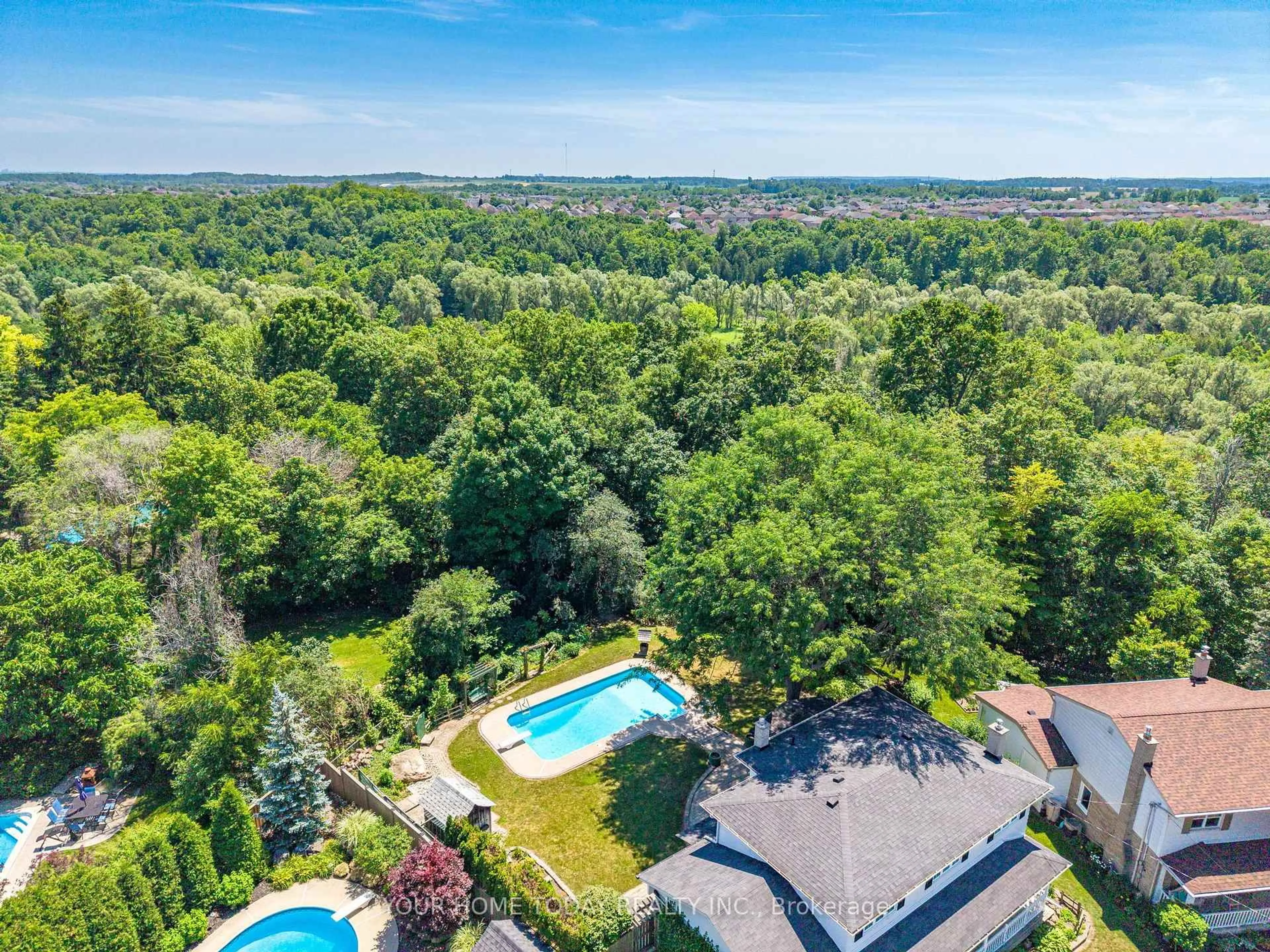 A pic from outside/outdoor area/front of a property/back of a property/a pic from drone, water/lake/river/ocean view for 35 Dawson Cres, Halton Hills Ontario L7G 1H3