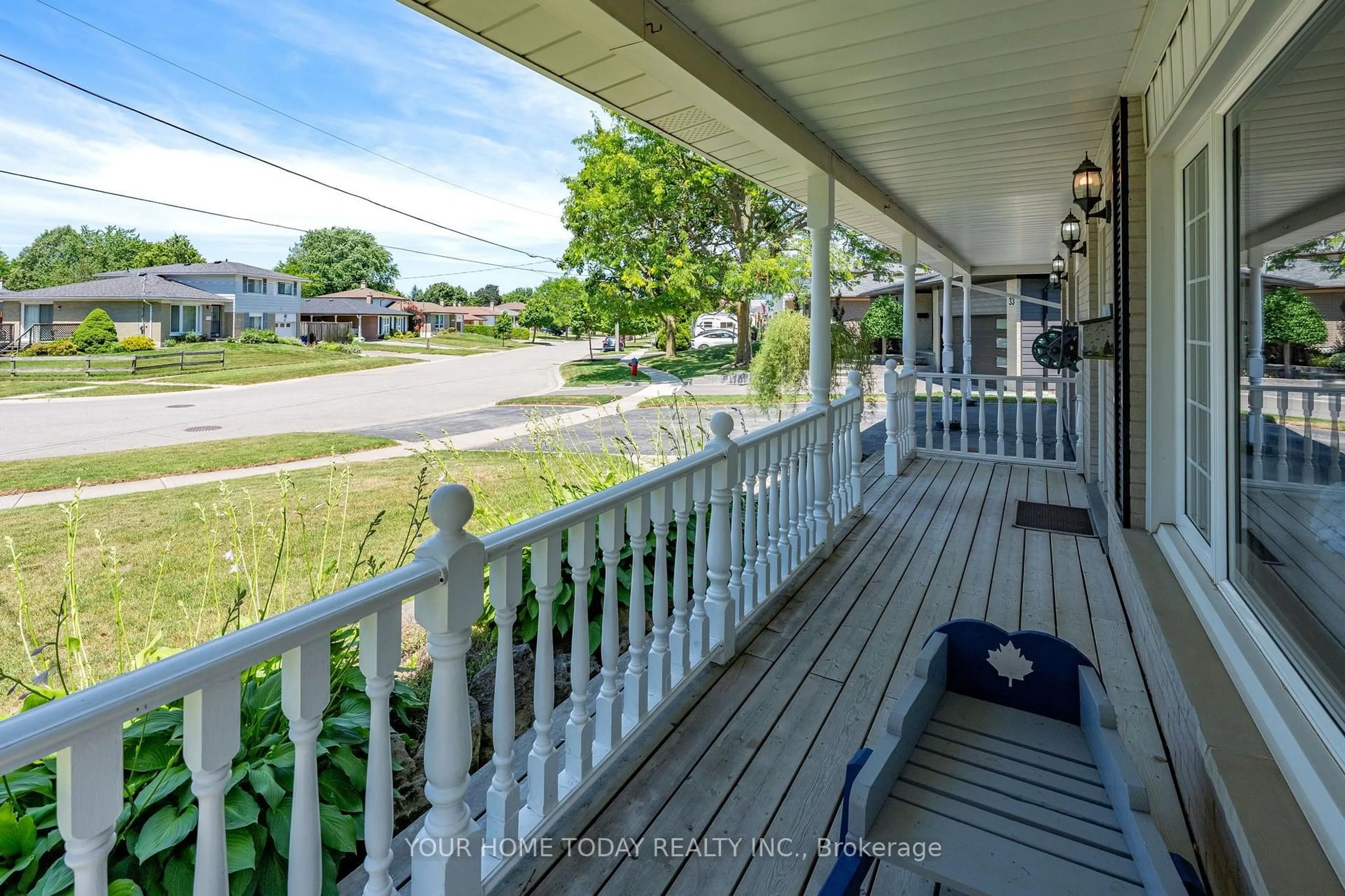 Patio, water/lake/river/ocean view for 35 Dawson Cres, Halton Hills Ontario L7G 1H3