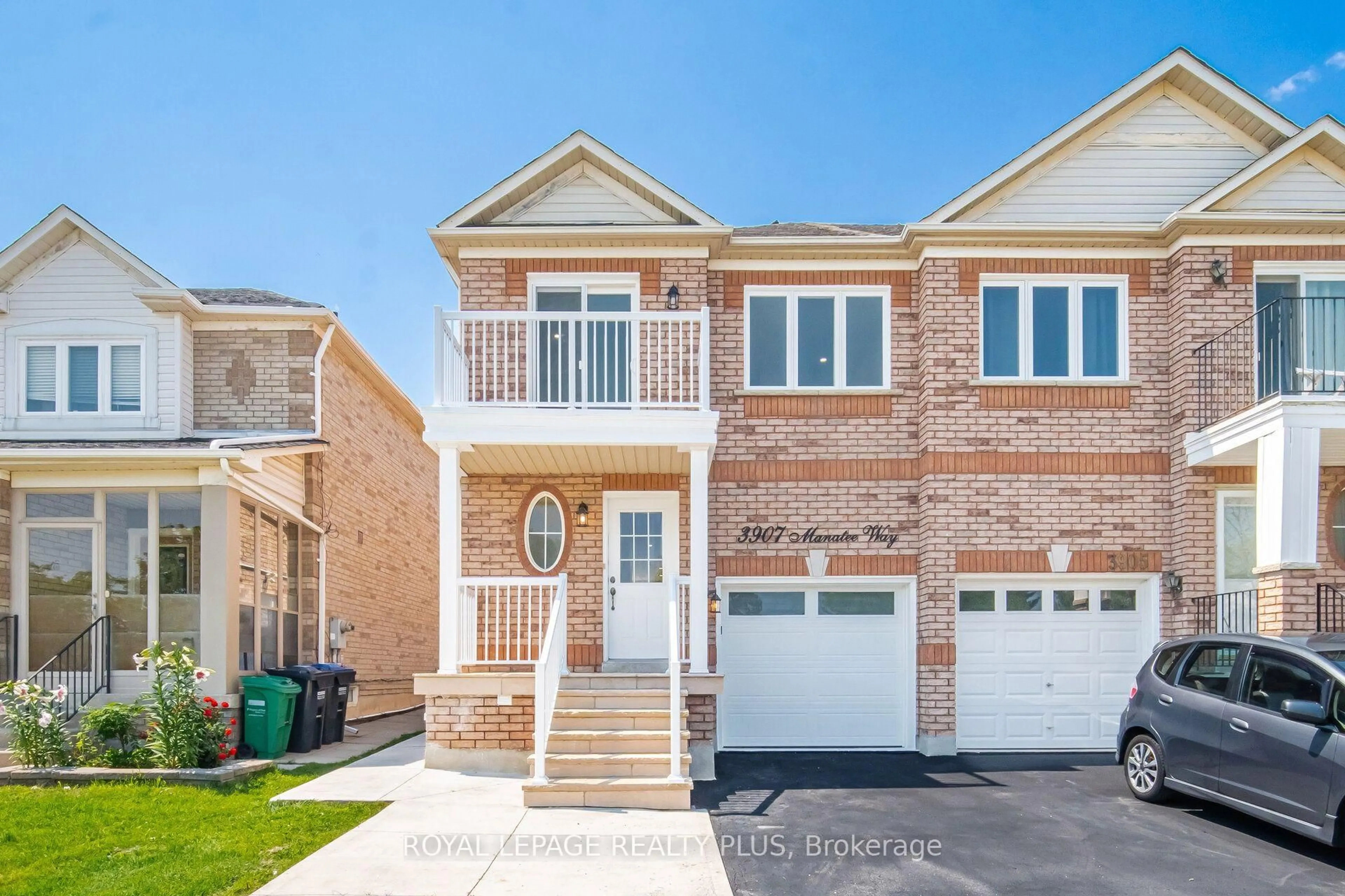 Home with brick exterior material, street for 3907 Manatee Way, Mississauga Ontario L5M 6P5