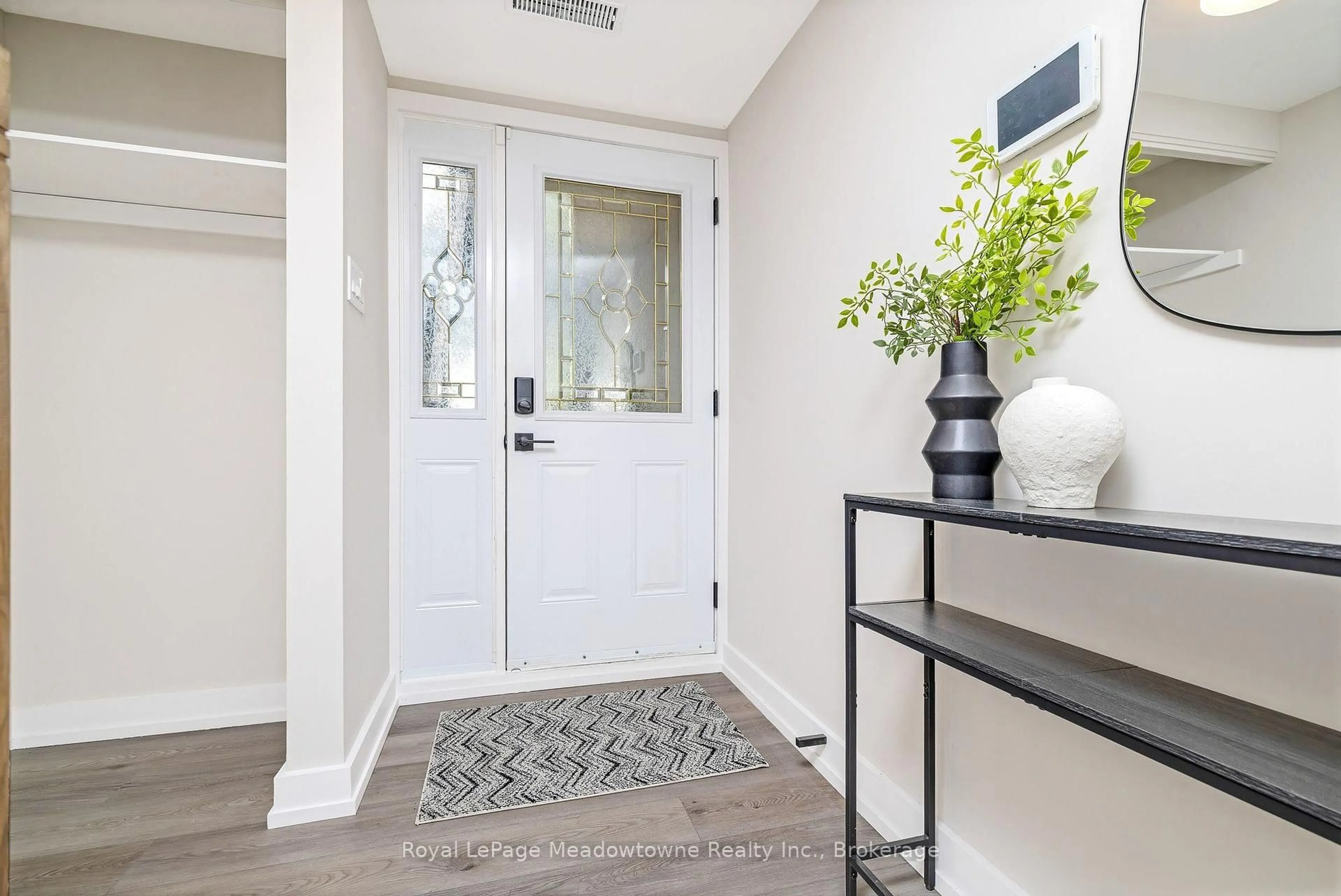 Indoor entryway for 550 Childs Dr #7, Milton Ontario L9T 3P3