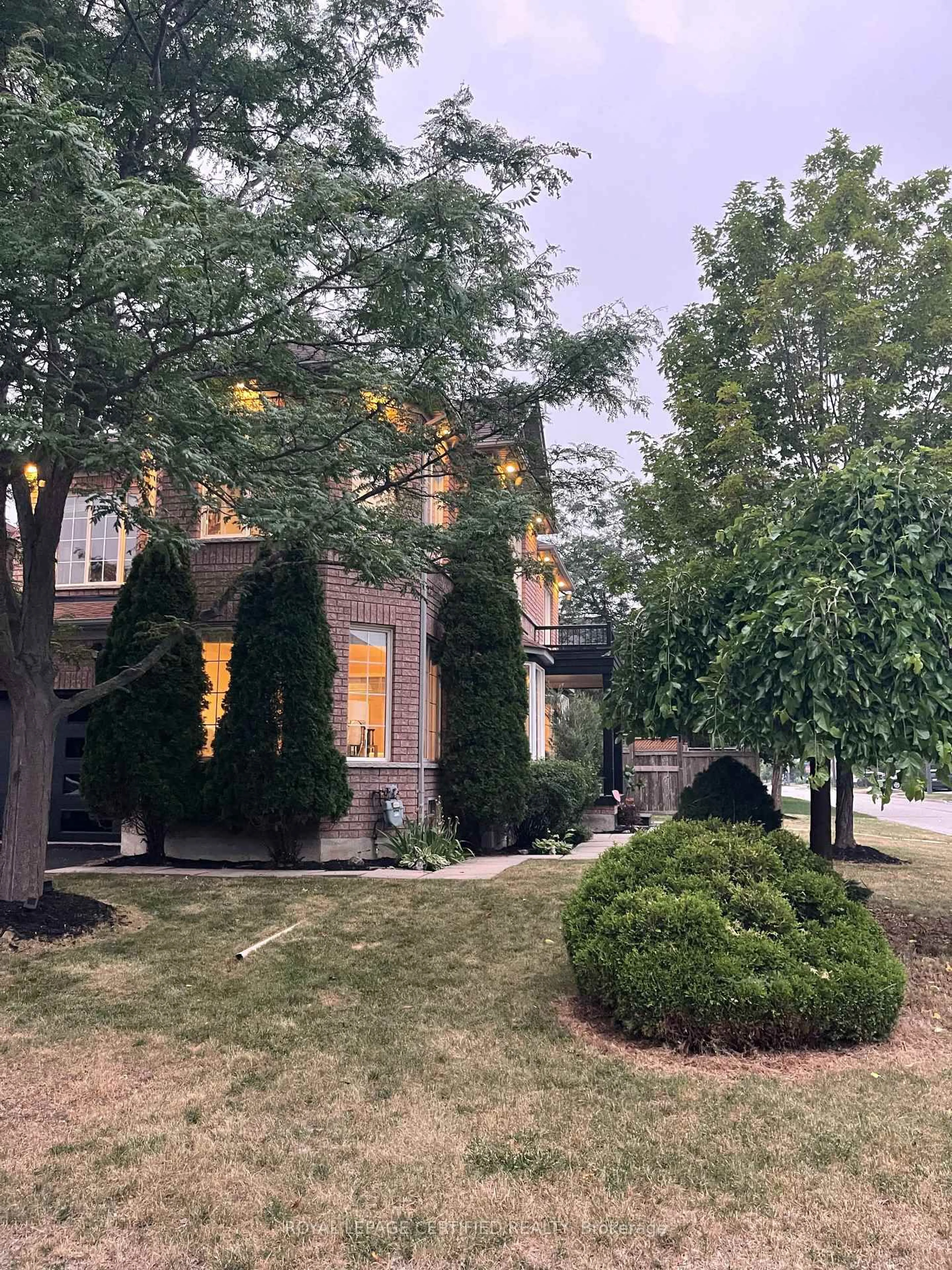 Unknown for 5890 Tampico Way, Mississauga Ontario L5M 6Y9