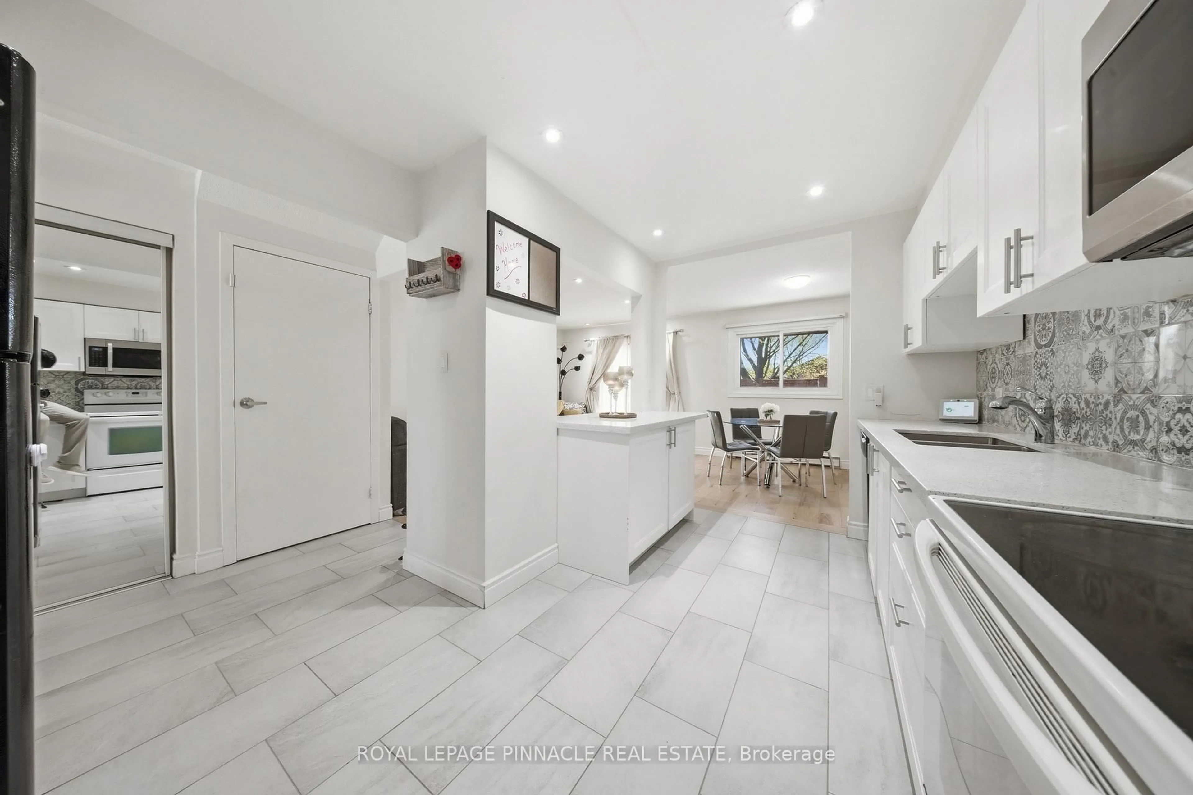 Contemporary kitchen, ceramic/tile floor for 6240 Montevideo Rd #19, Mississauga Ontario L5N 2N7