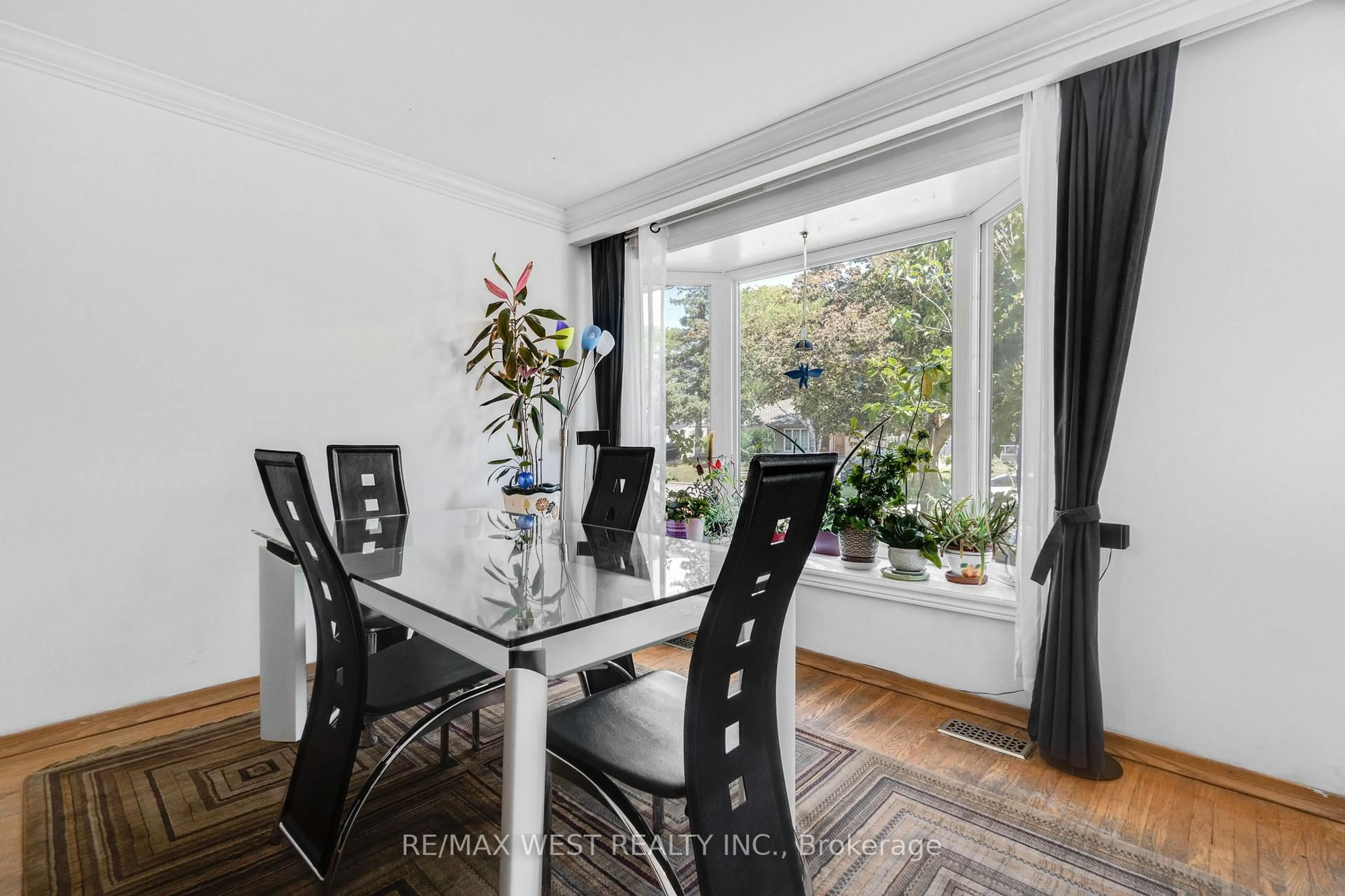Dining room, unknown for 246 Verobeach Blvd, Toronto Ontario M9M 1R6