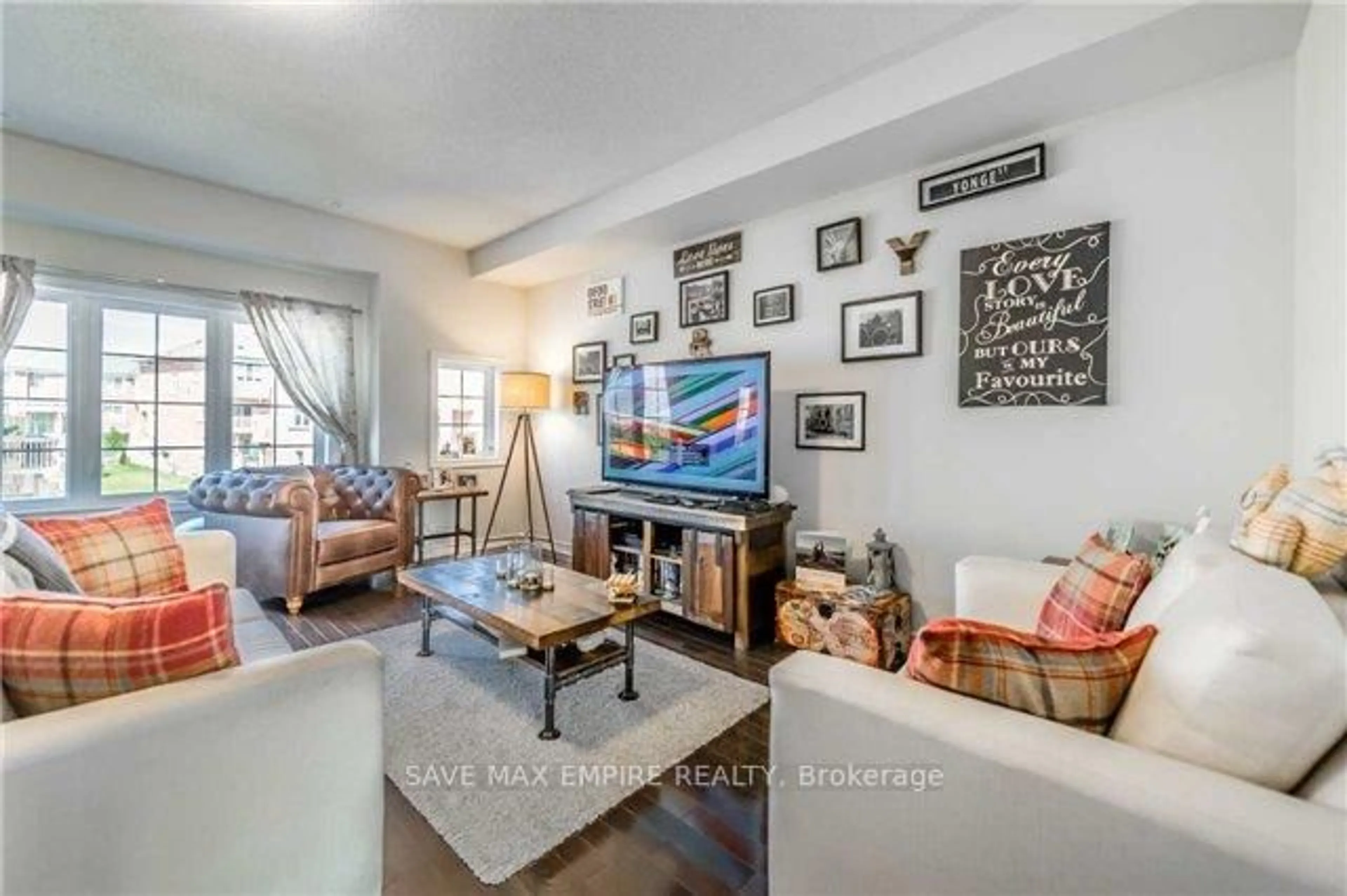 Living room with furniture, unknown for 78 Aspen Hills Rd, Brampton Ontario L6Y 6E4