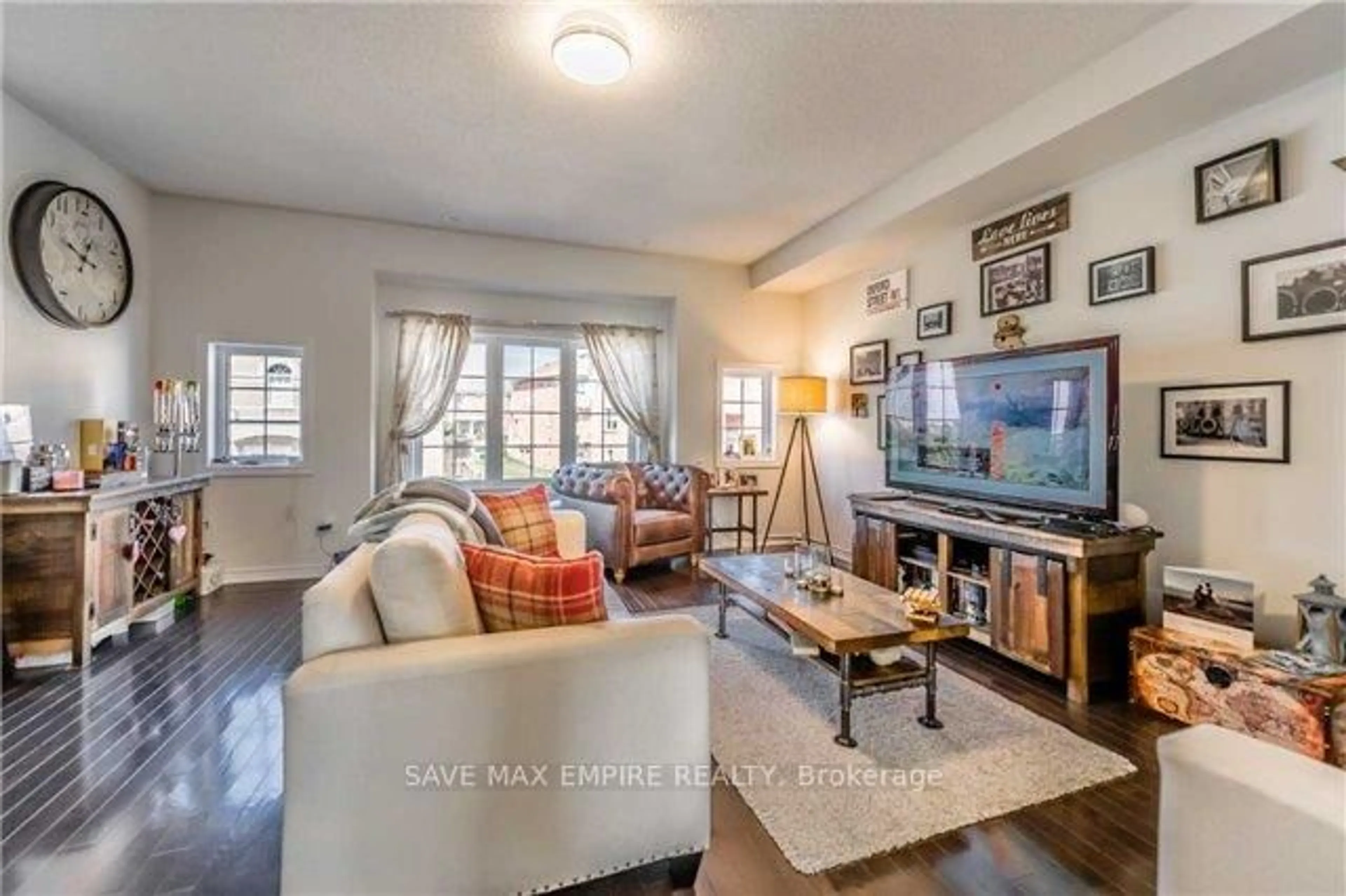 Living room with furniture, unknown for 78 Aspen Hills Rd, Brampton Ontario L6Y 6E4