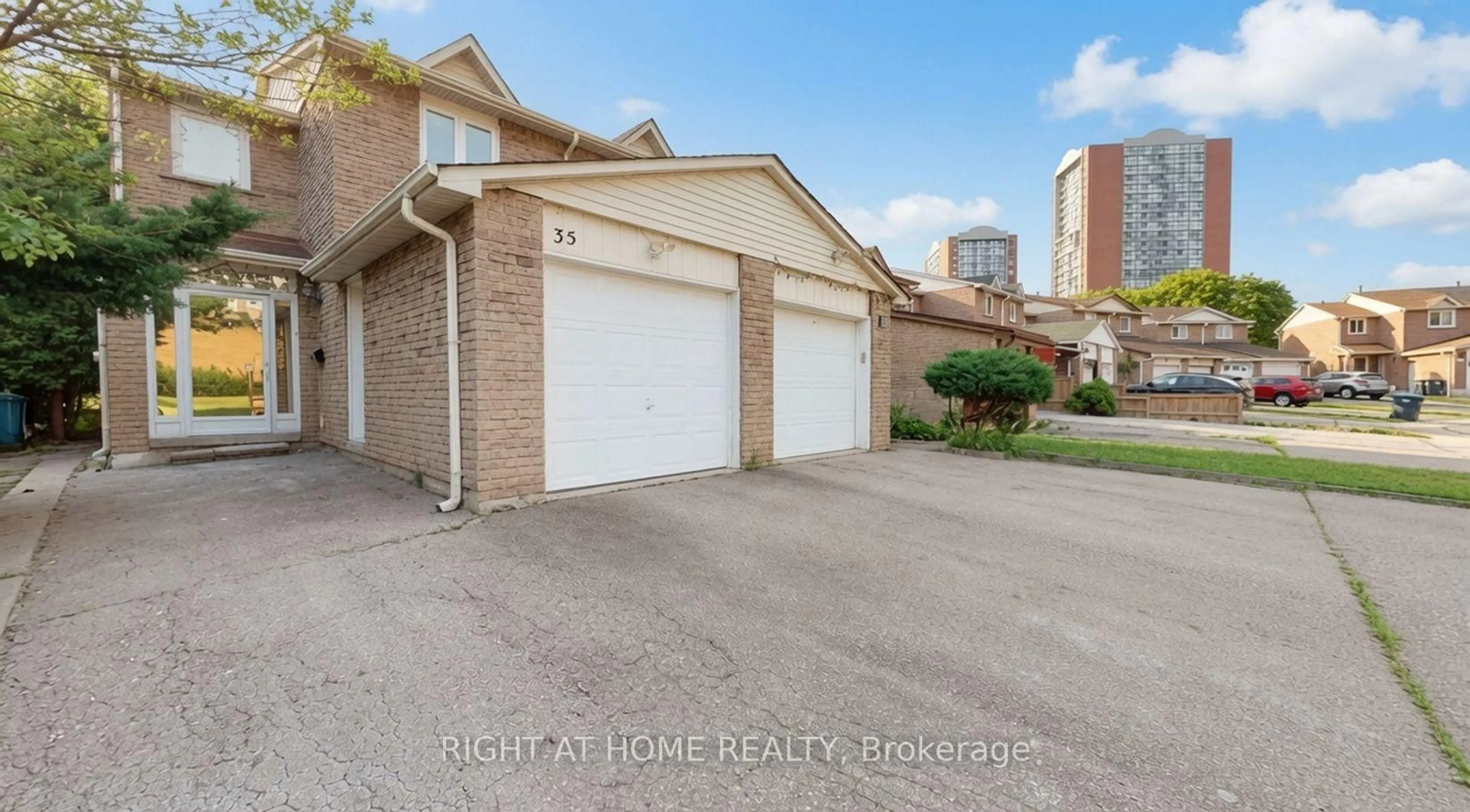 Unknown for 35 Chalfield Lane, Mississauga Ontario L4Z 1K8