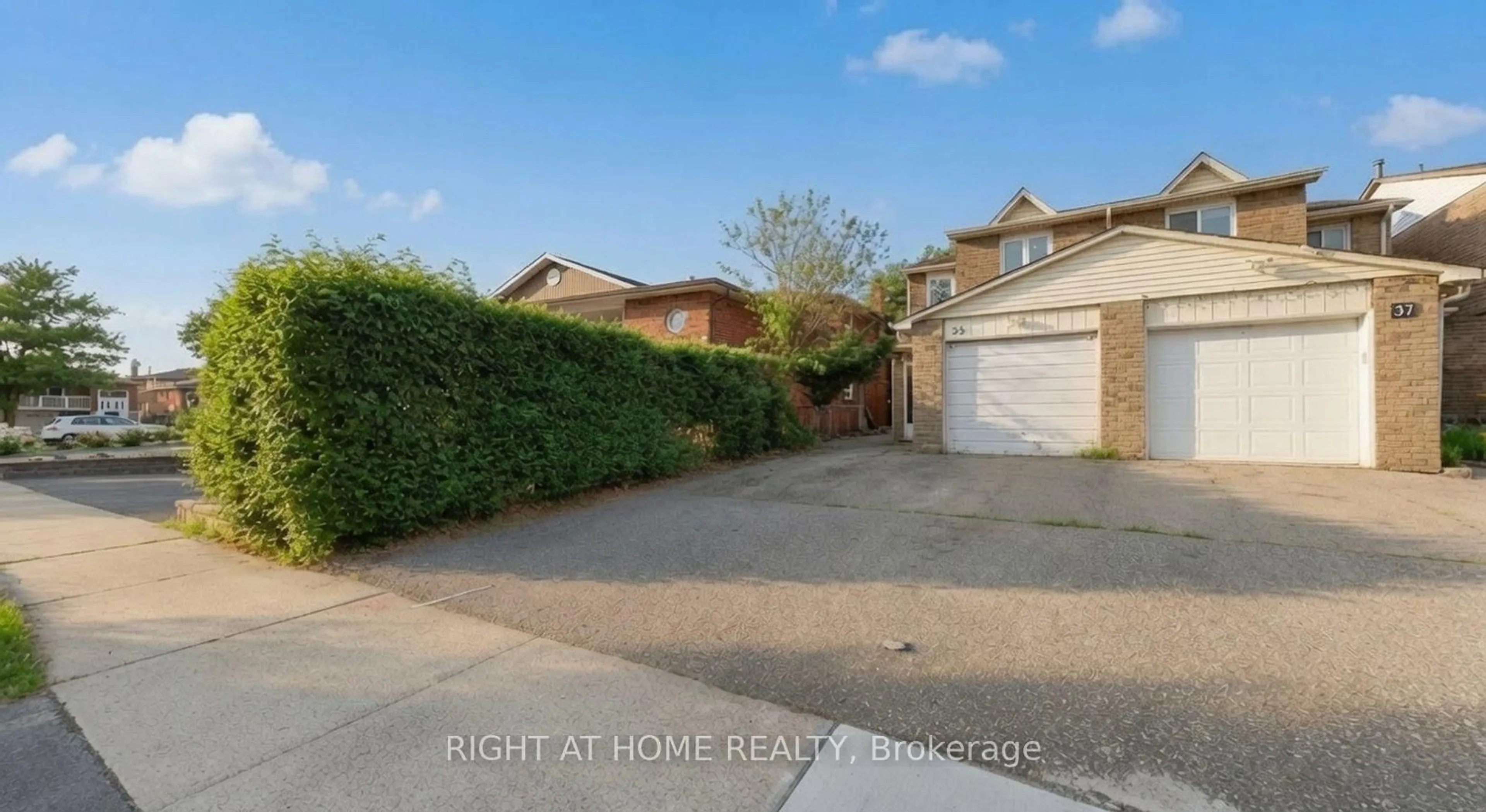 Unknown for 35 Chalfield Lane, Mississauga Ontario L4Z 1K8