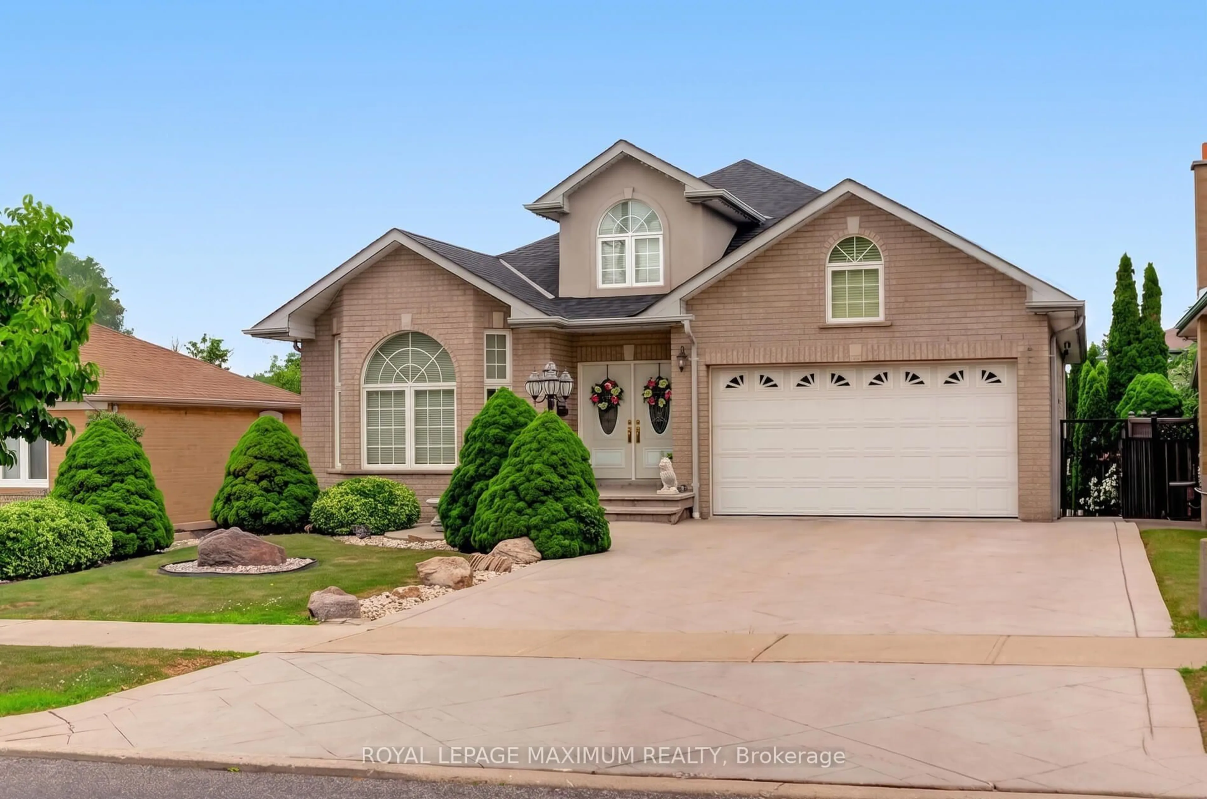 Home with brick exterior material, unknown for 378 Rustic Rd, Toronto Ontario M6L 1W7