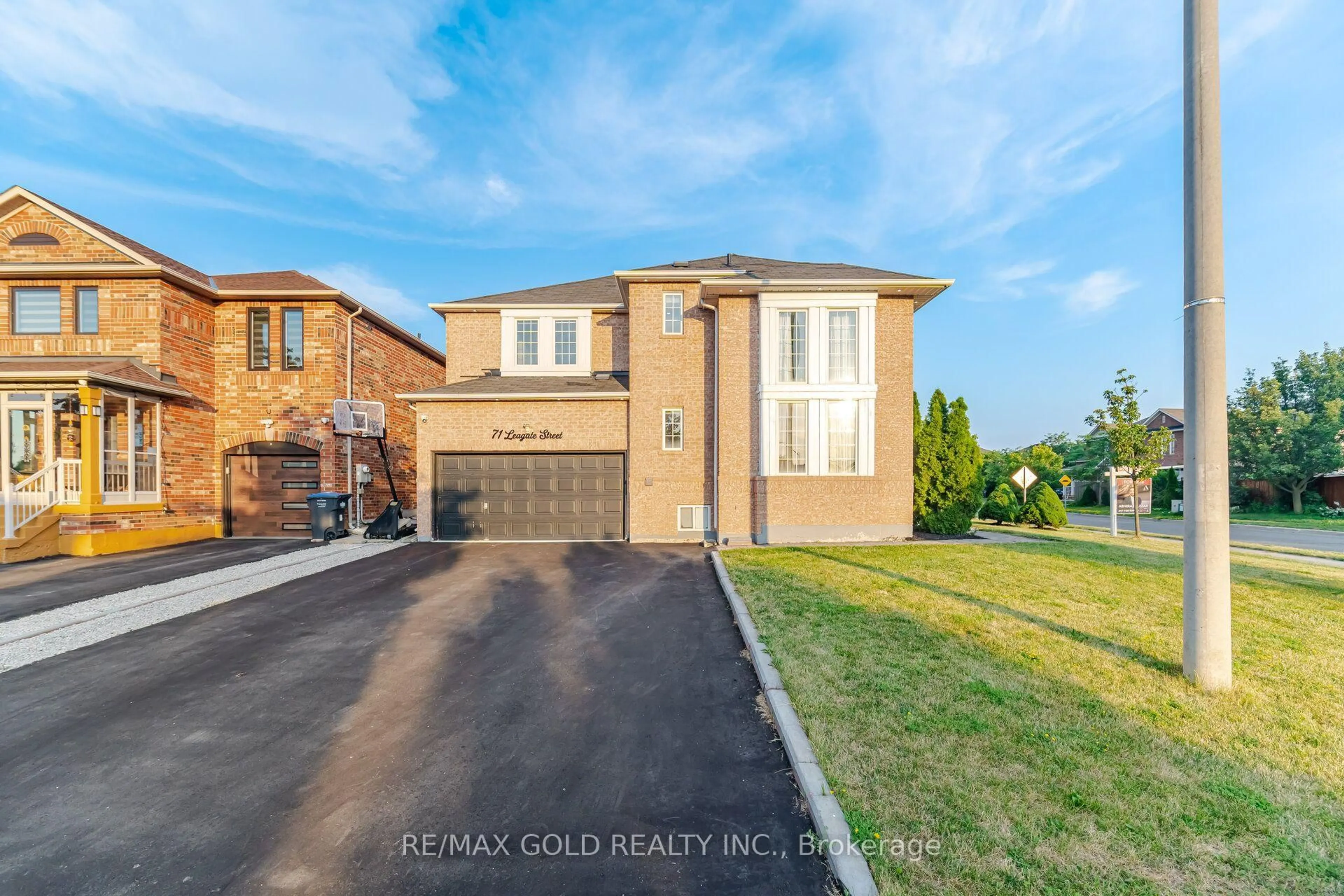 Unknown for 71 LEAGATE St, Brampton Ontario L7A 3J4