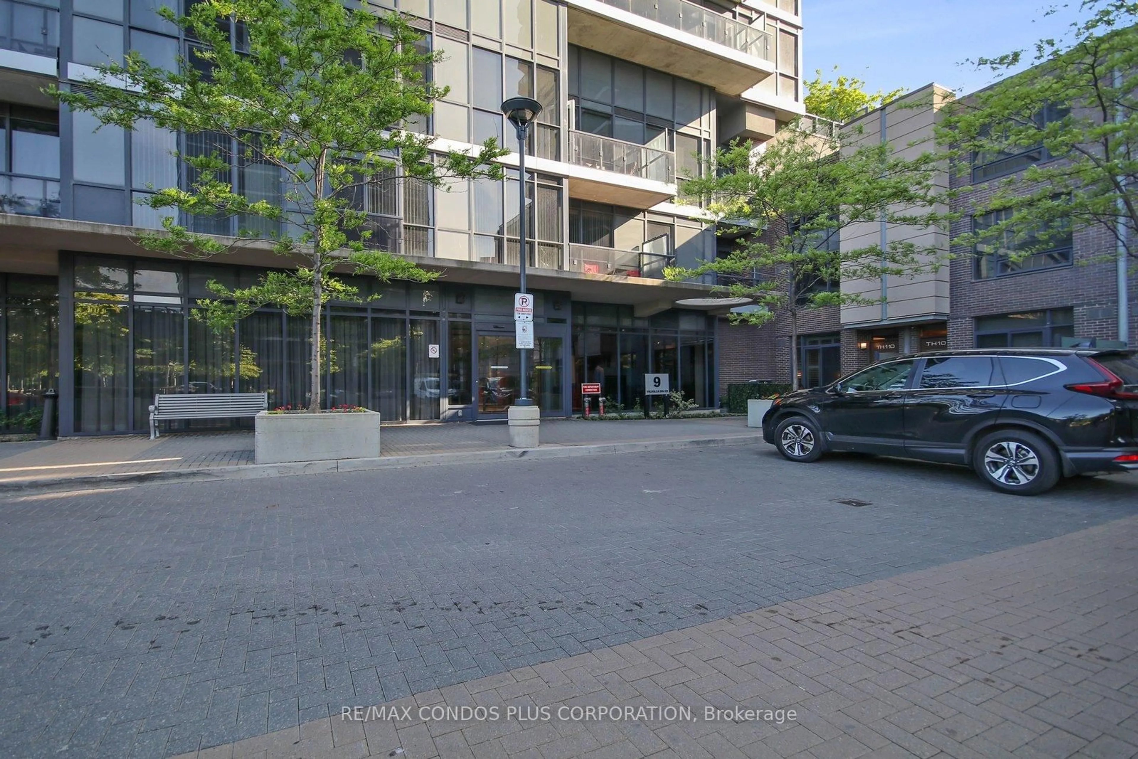 Unknown for 9 Valhalla Inn Rd #1802, Toronto Ontario M9B 1S9