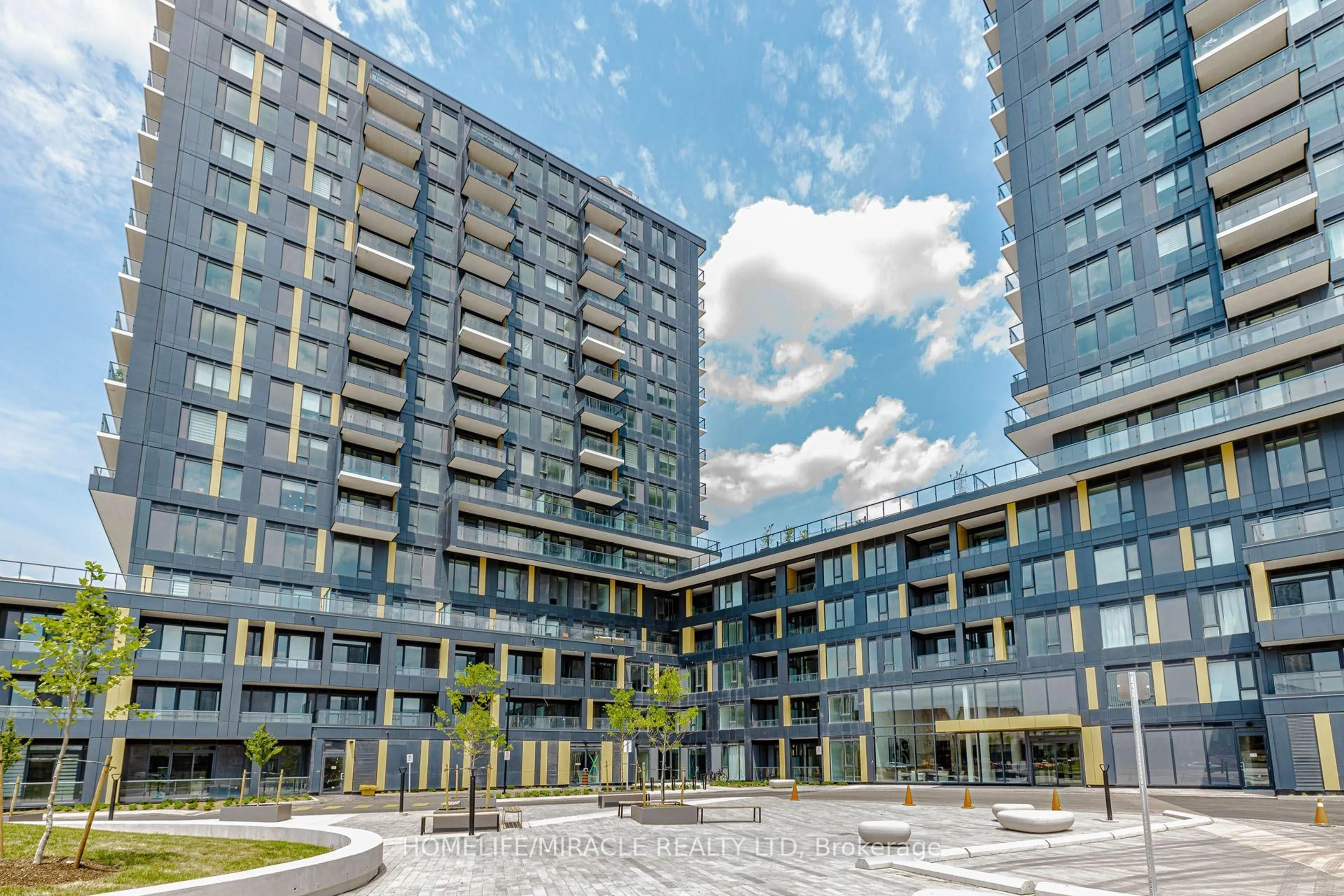 Patio, building for 4878 Powers Common #515, Burlington Ontario L7M 2B4