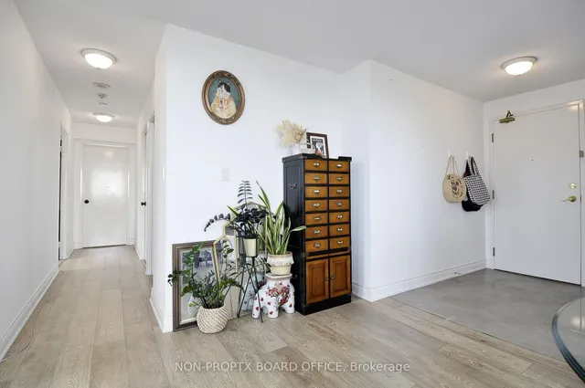 145 Hillcrest Ave #1003, Mississauga 4
