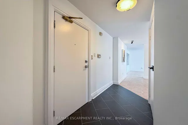 3650 Kaneff Cres #2804, Mississauga 2