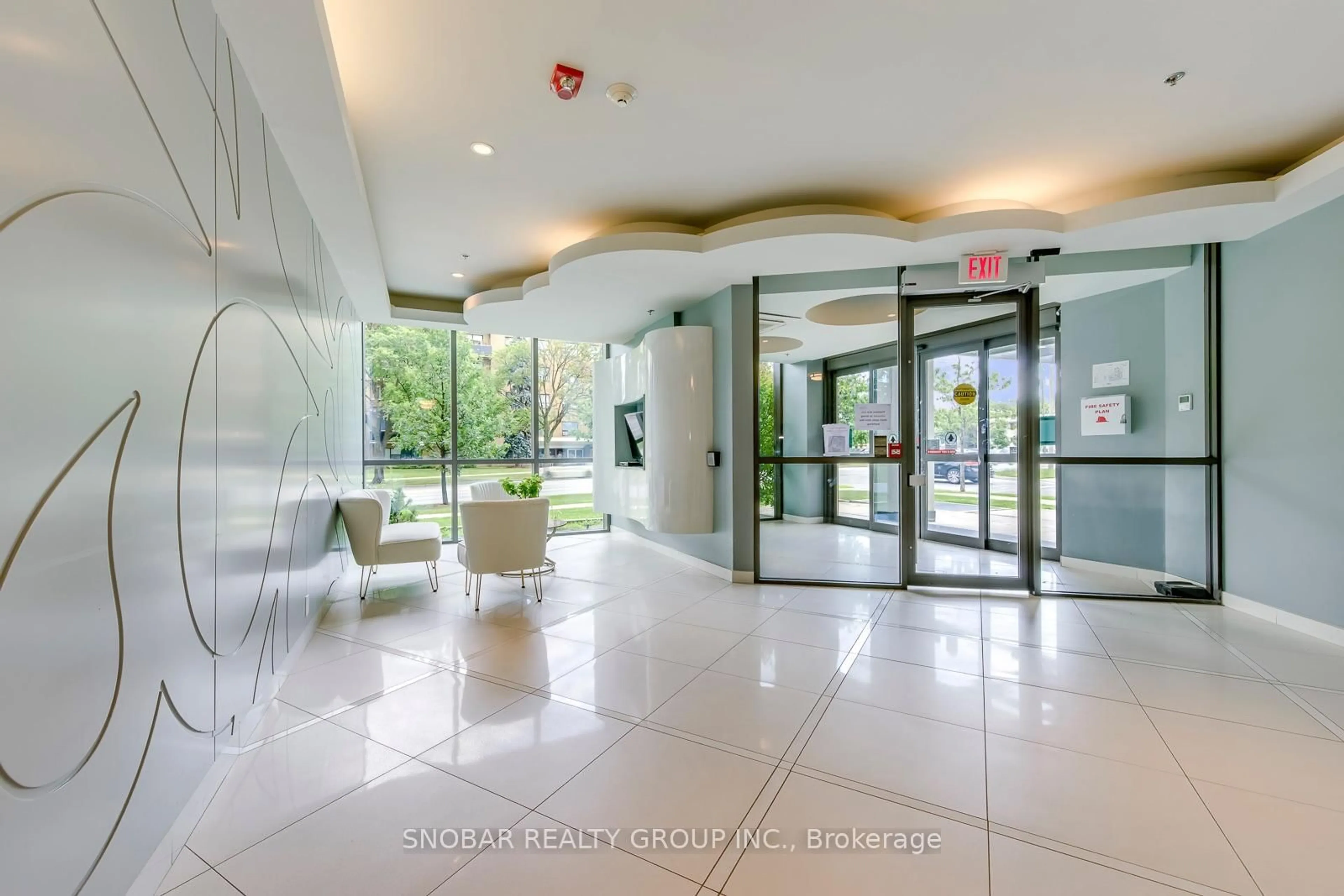 Indoor foyer for 80 Esther Lorrie Dr #618, Toronto Ontario M9W 0C6