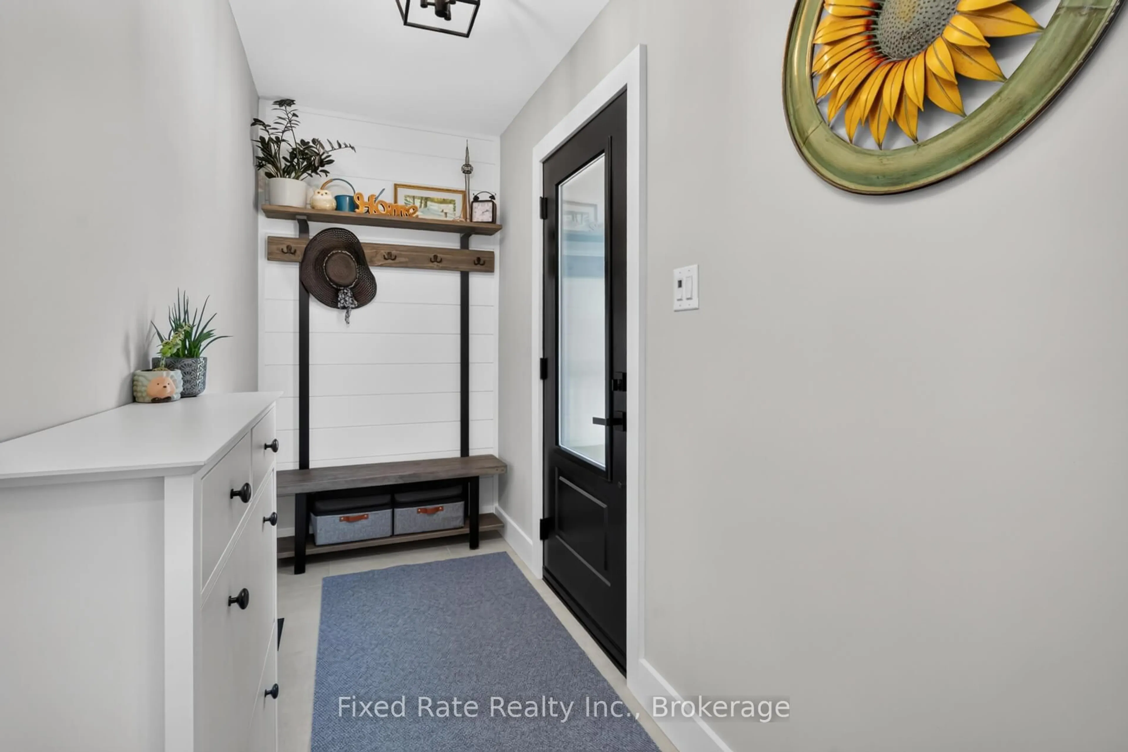 Indoor entryway for 66 Holmes Dr, Caledon Ontario L7K 0A6