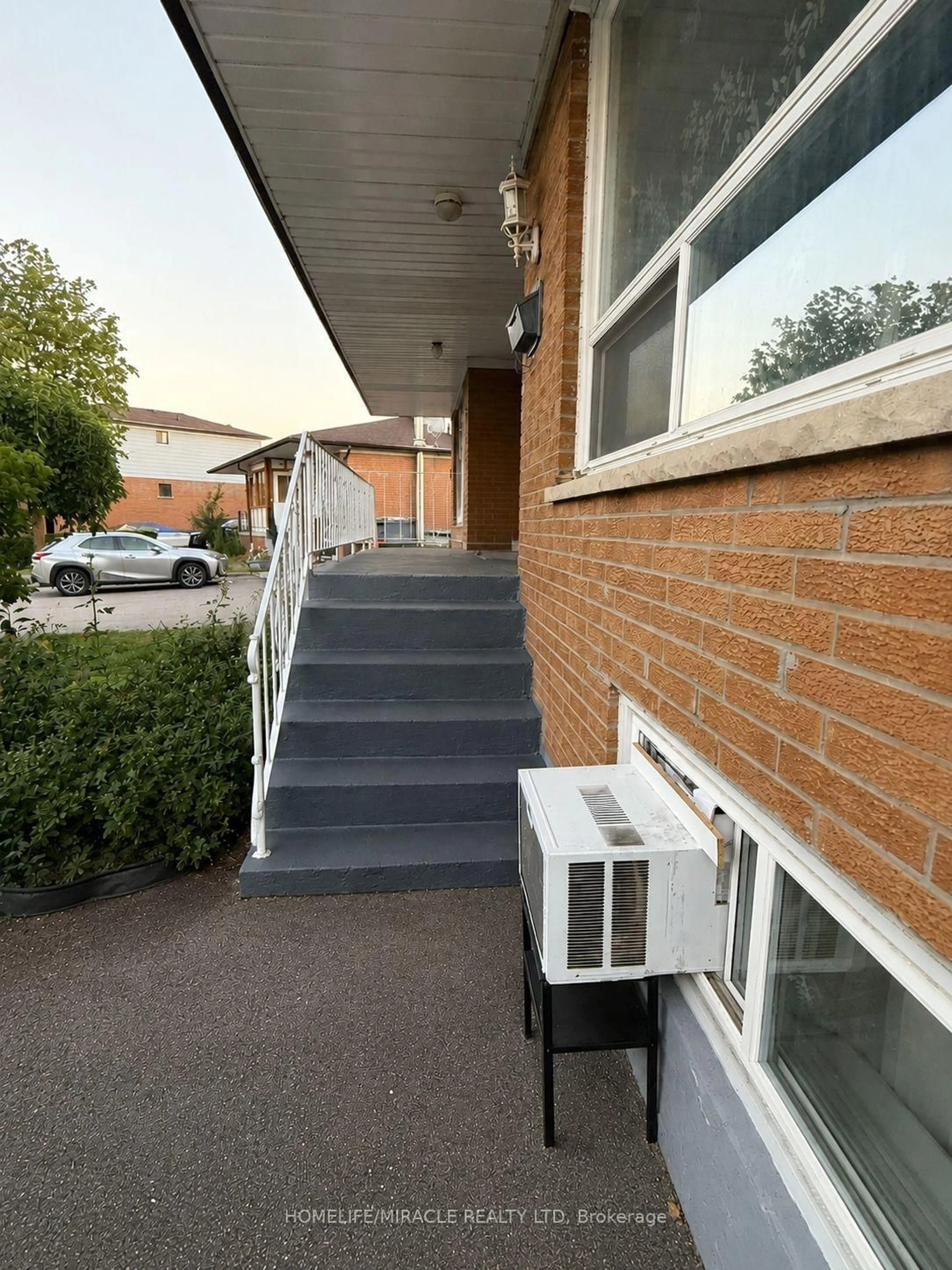 Unknown for 3145 Mallbridge Cres, Mississauga Ontario L4T 2C5
