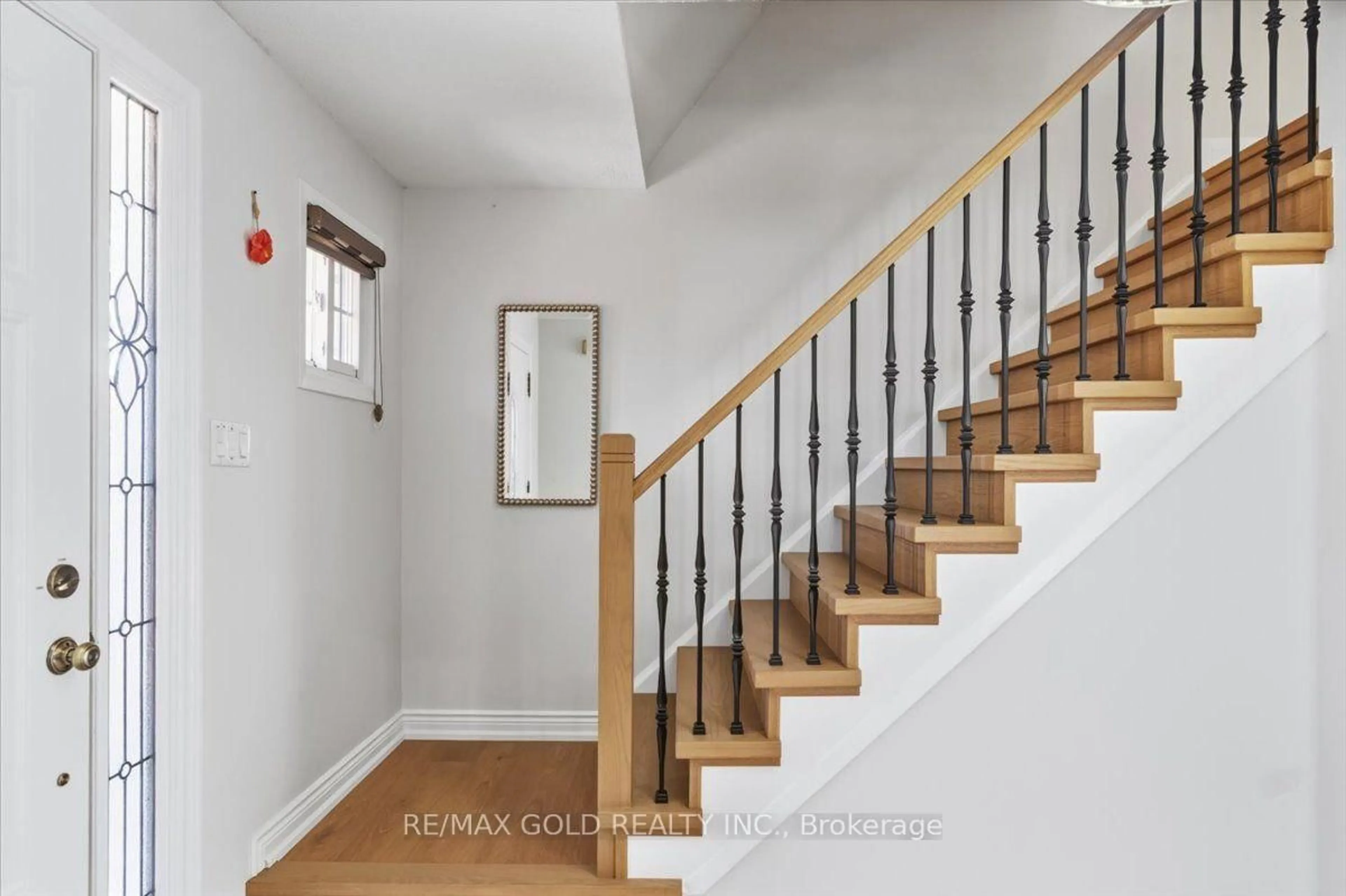 Stairs for 29 Tralee St, Brampton Ontario L6Z 2Z6
