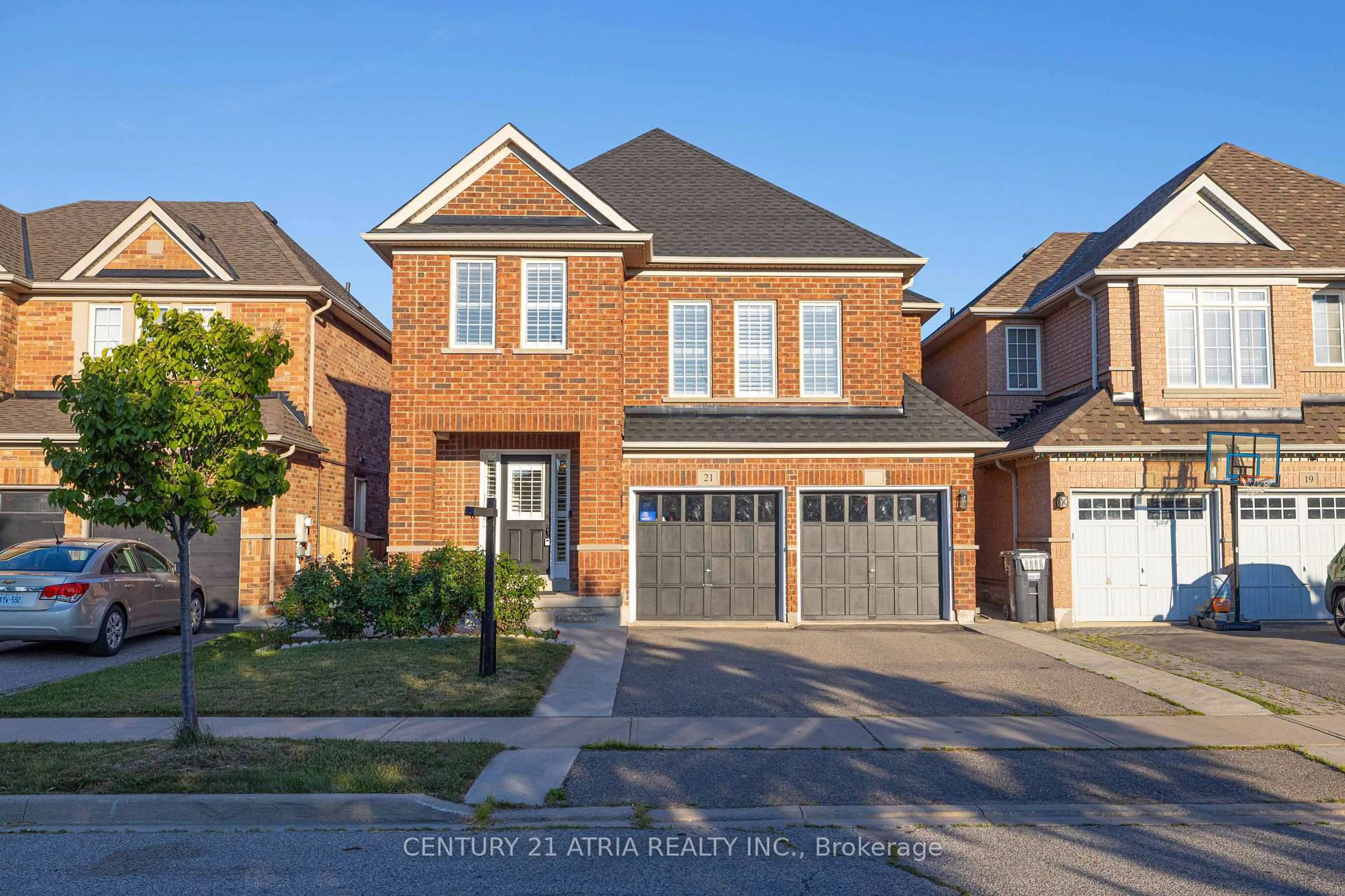 Home with brick exterior material, street for 21 Treegrove Cres, Brampton Ontario L7A 0K4