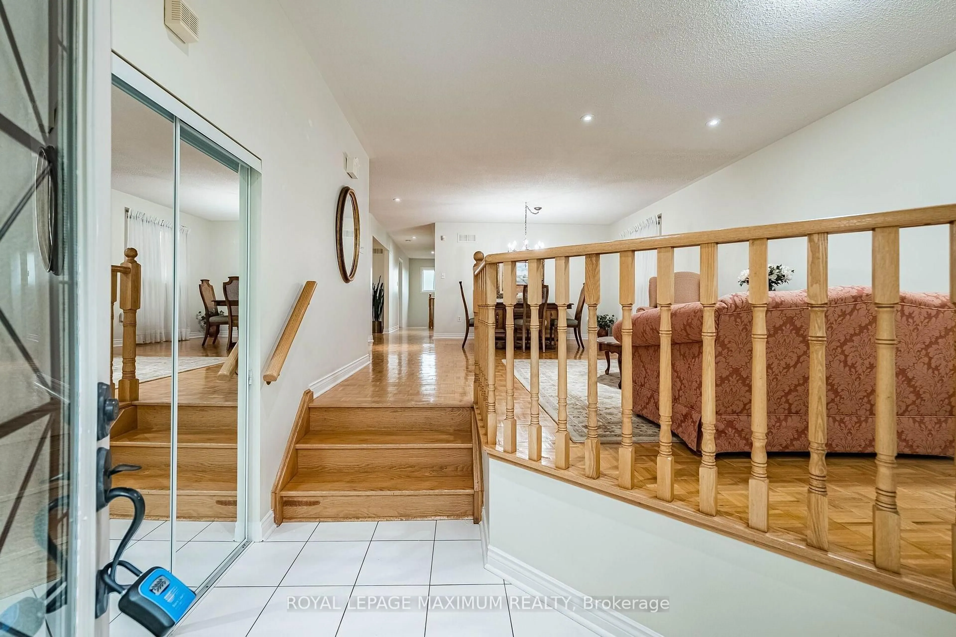 Indoor foyer for 67 Esposito Dr, Caledon Ontario L7E 1T4