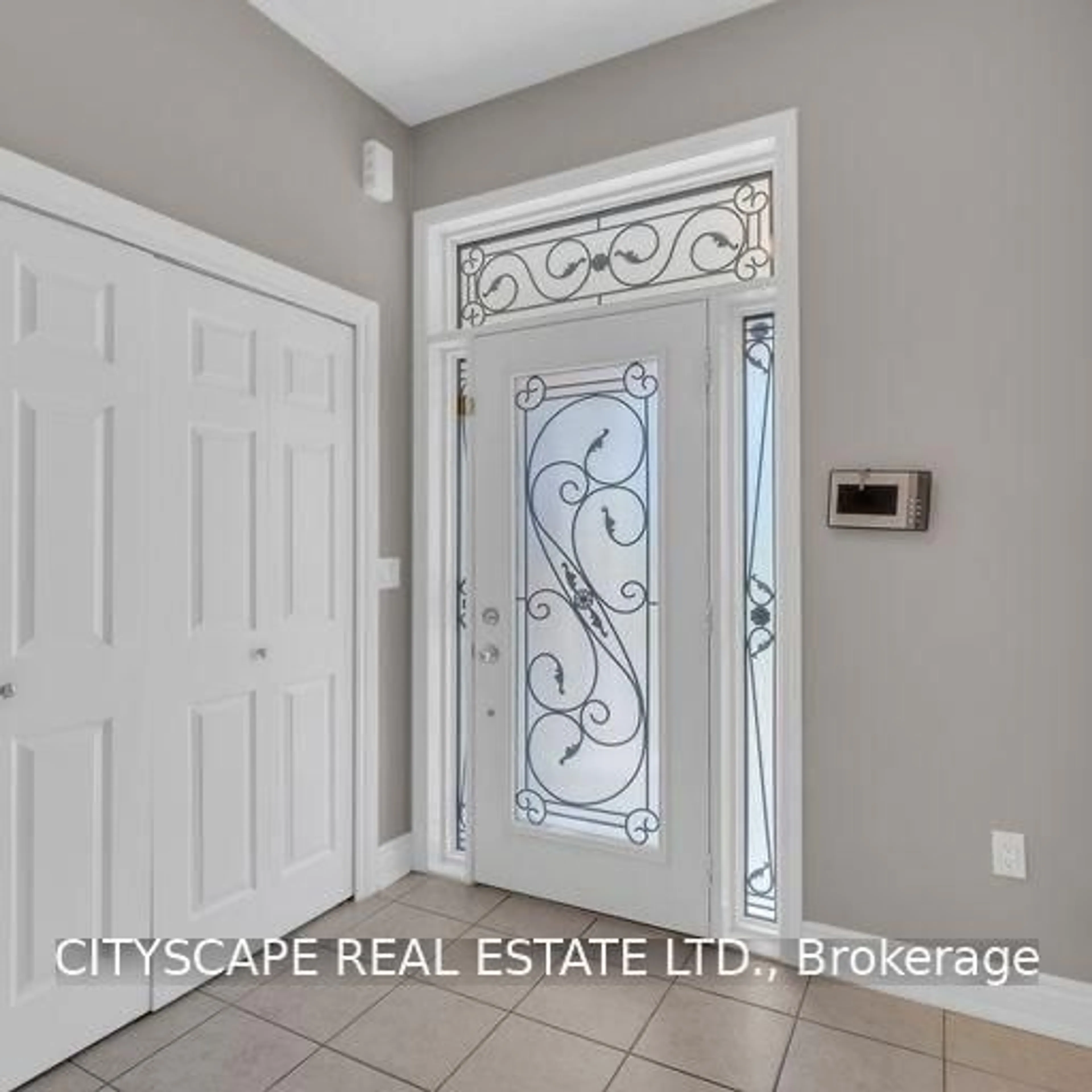 Indoor entryway for 3349 Hedley Rd, Burlington Ontario L7M 0N6