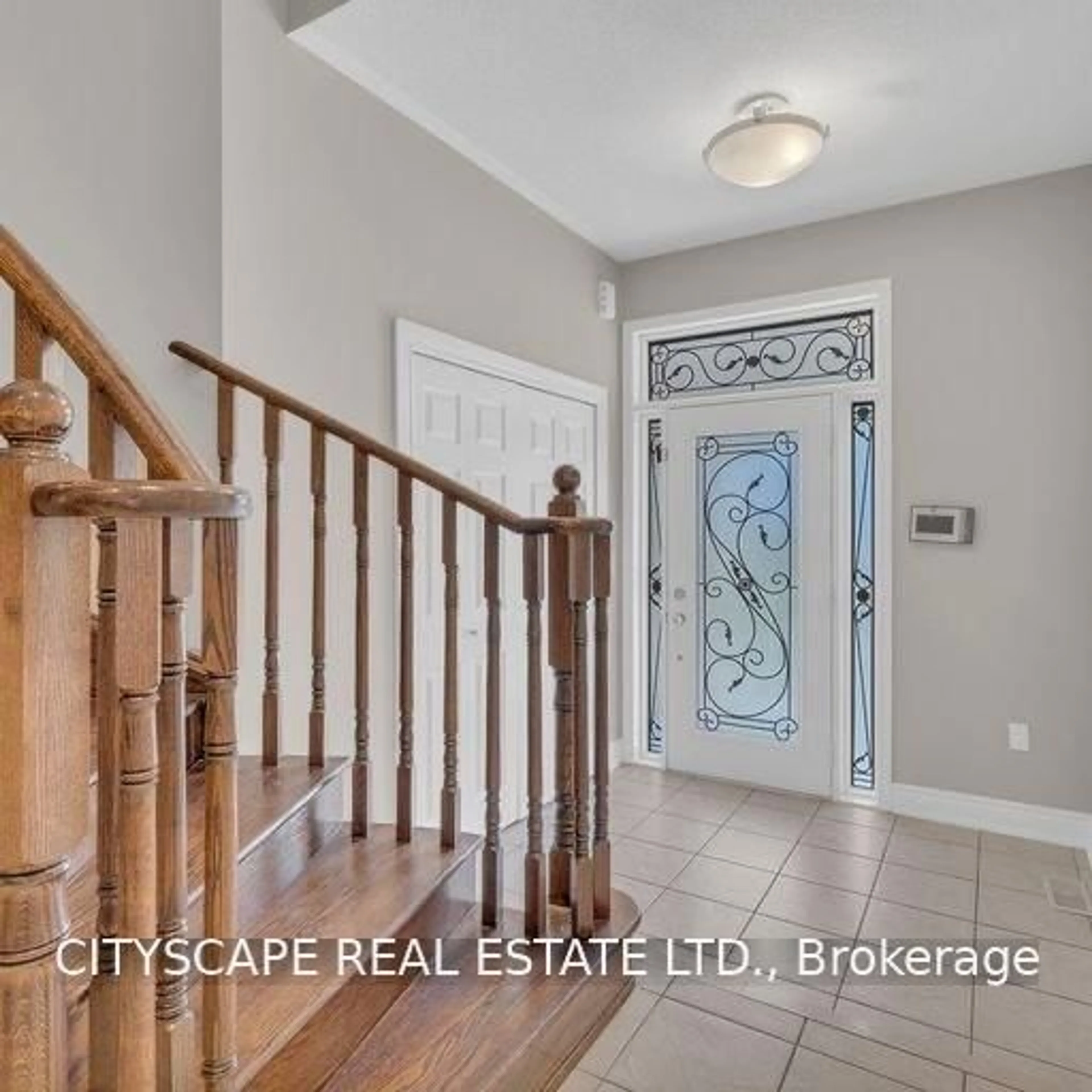 Indoor entryway for 3349 Hedley Rd, Burlington Ontario L7M 0N6