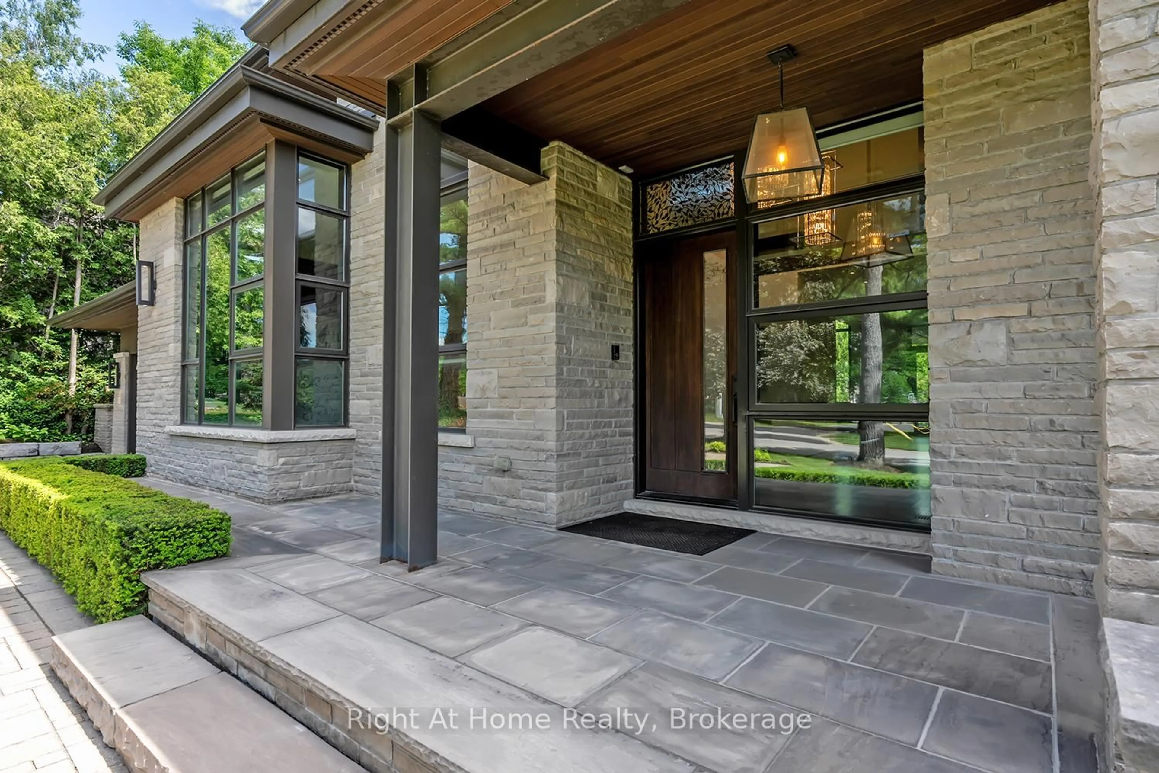 Indoor entryway for 265 Maple Grove Dr, Oakville Ontario L6J 4V6