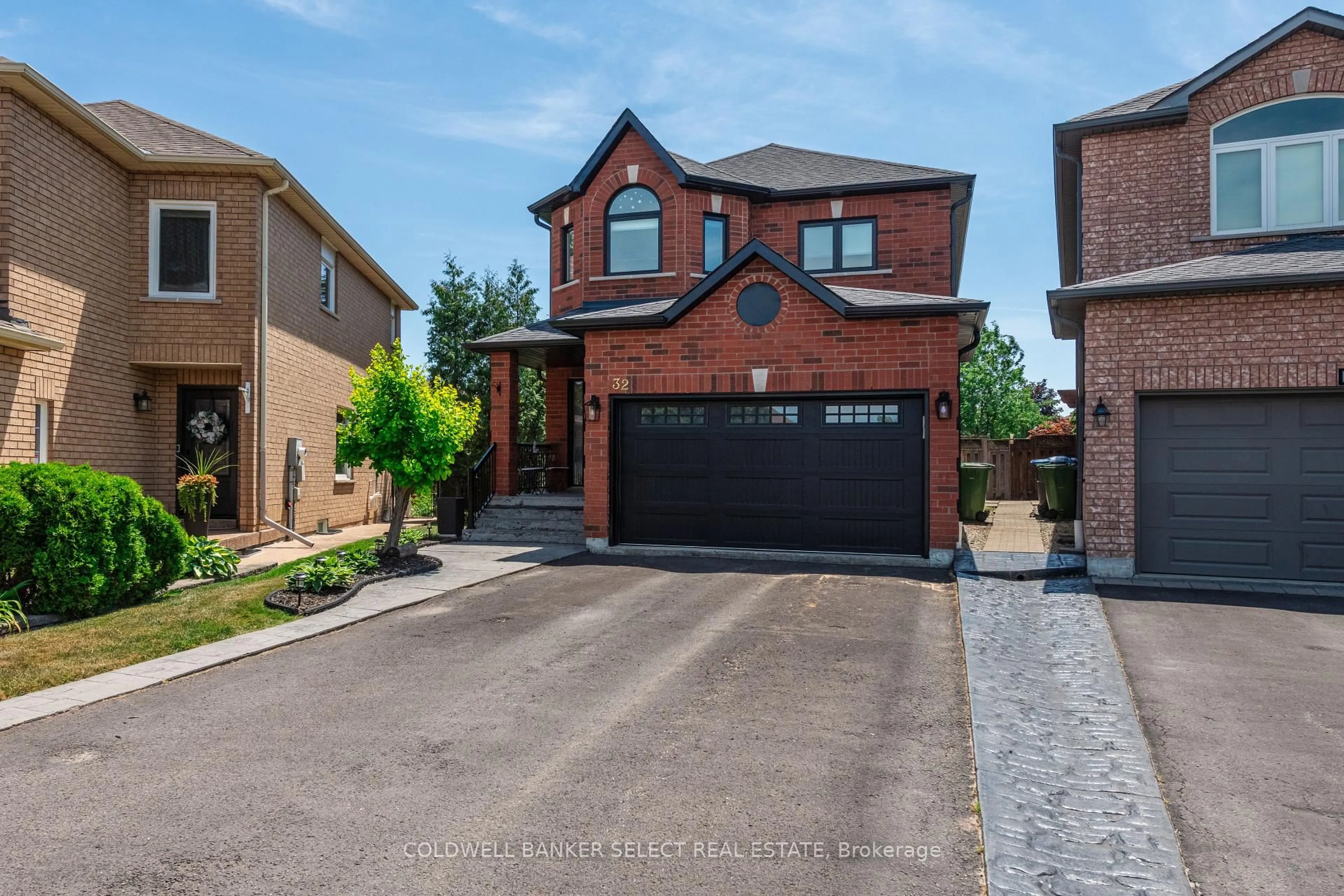 Home with brick exterior material, street for 32 Coolspring Cres, Caledon Ontario L7E 1W6