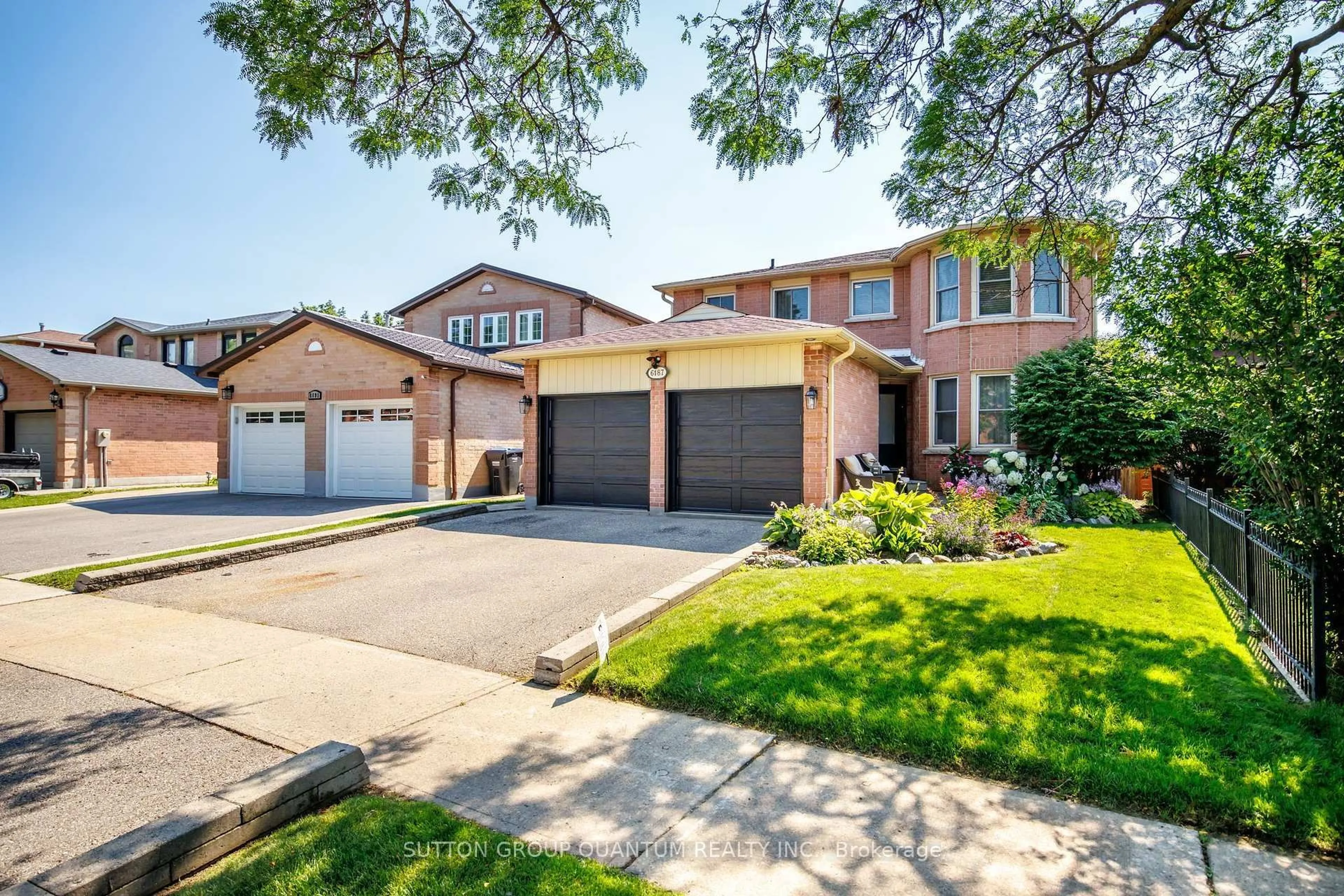 Home with brick exterior material, street for 6187 Camgreen Circ, Mississauga Ontario L5N 4N5