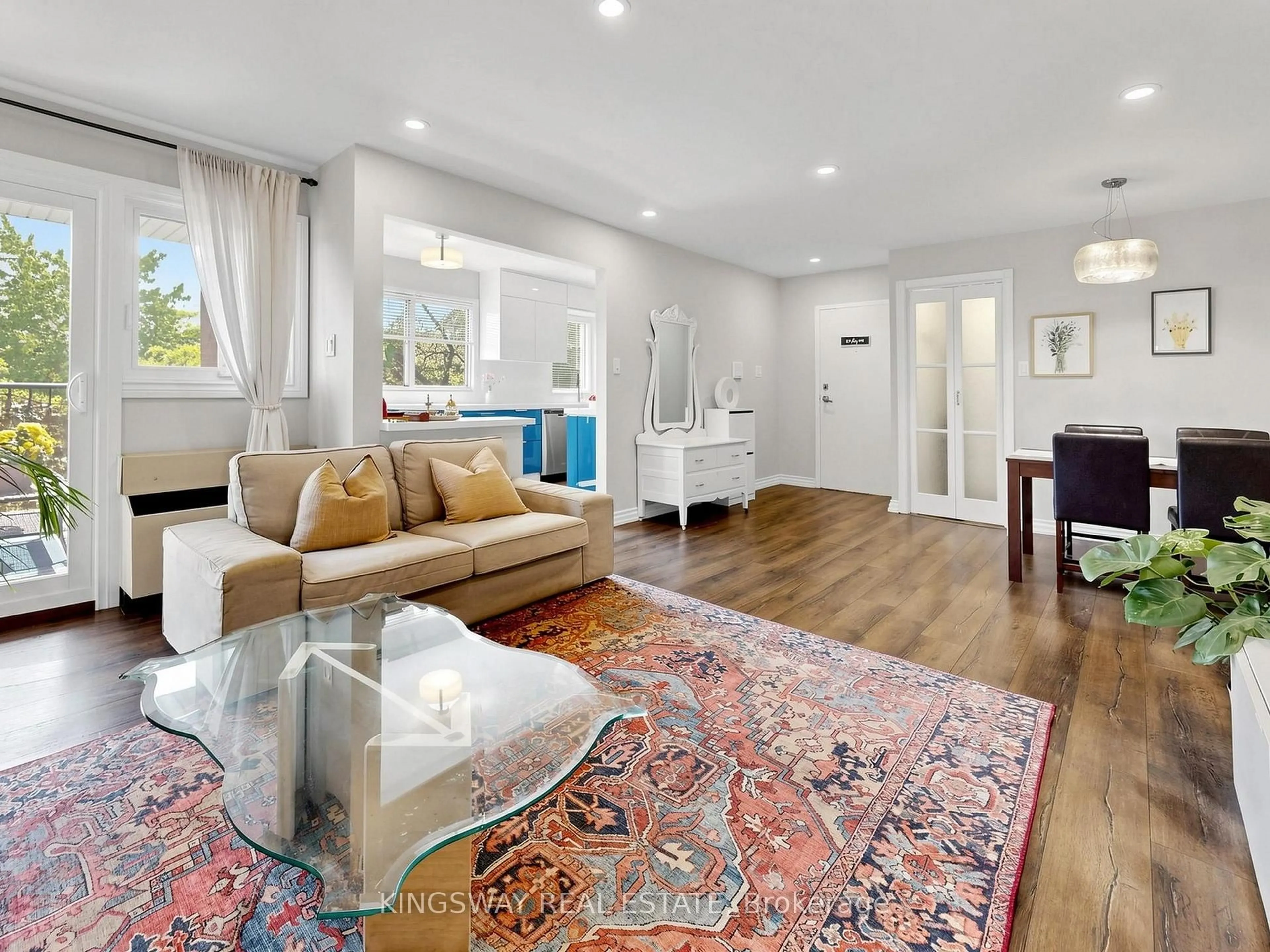 Living room with furniture, unknown for 2866 Battleford Rd #5F, Mississauga Ontario L5N 3L3