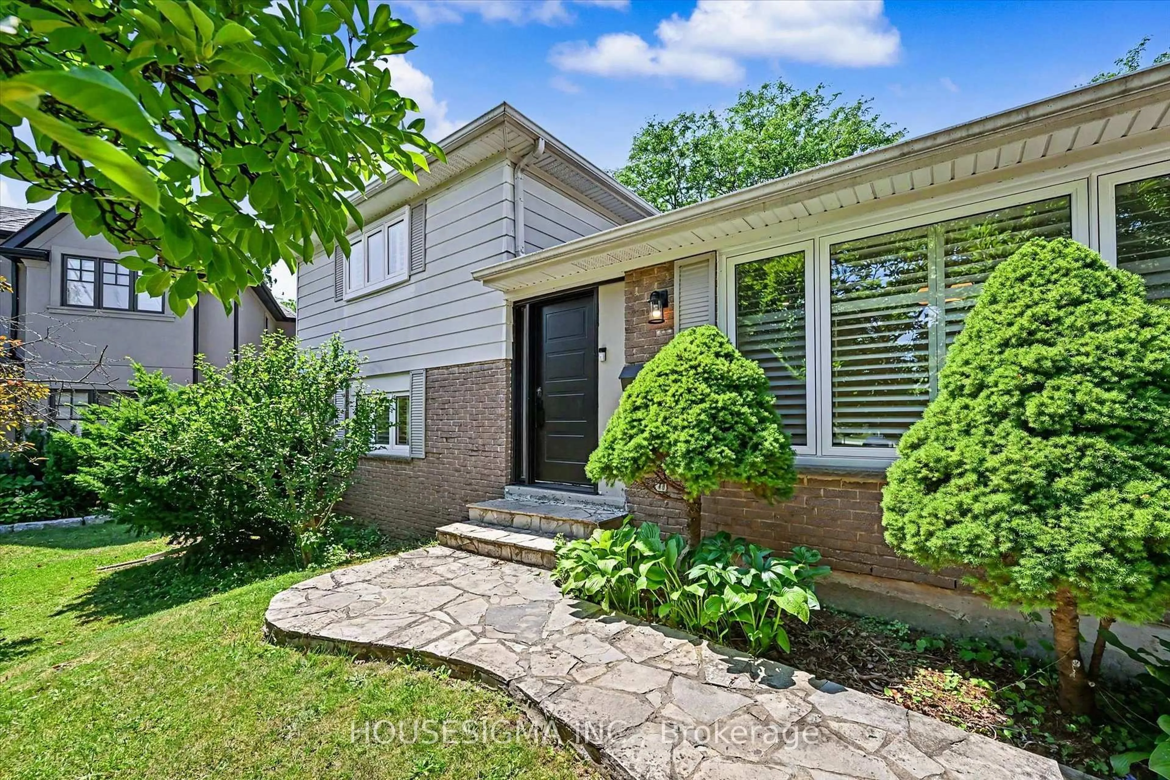Home with brick exterior material, street for 444 Withnell Cres, Oakville Ontario L6L 3L9