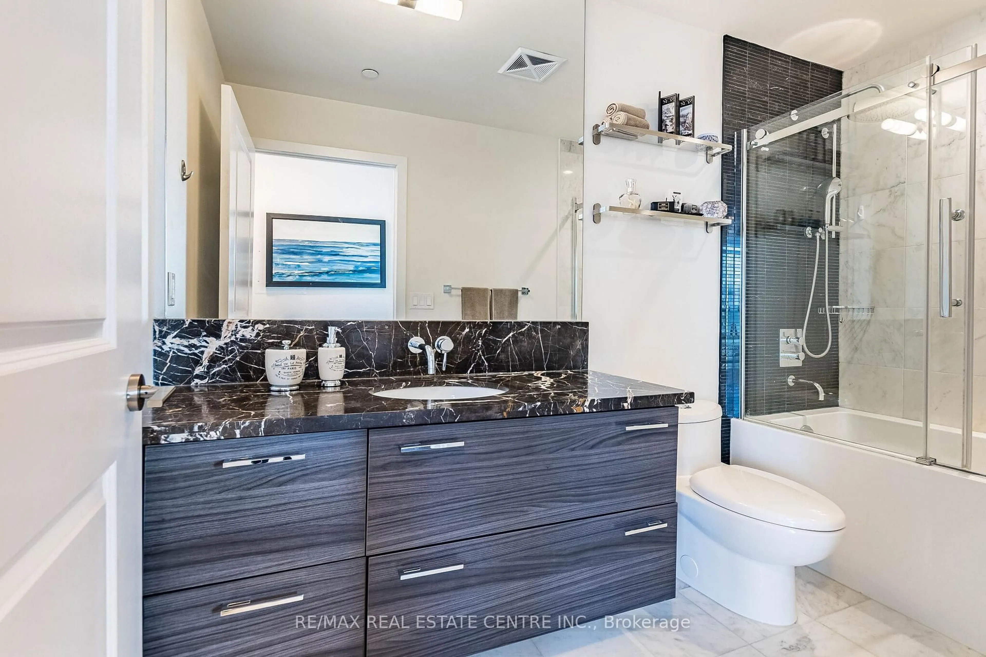 Contemporary bathroom, ceramic/tile floor for 33 Shore Breeze Dr #2102, Toronto Ontario M8V 0G1