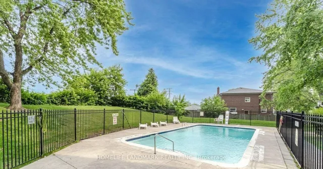 541 Blackthorn Ave #107, Toronto 4