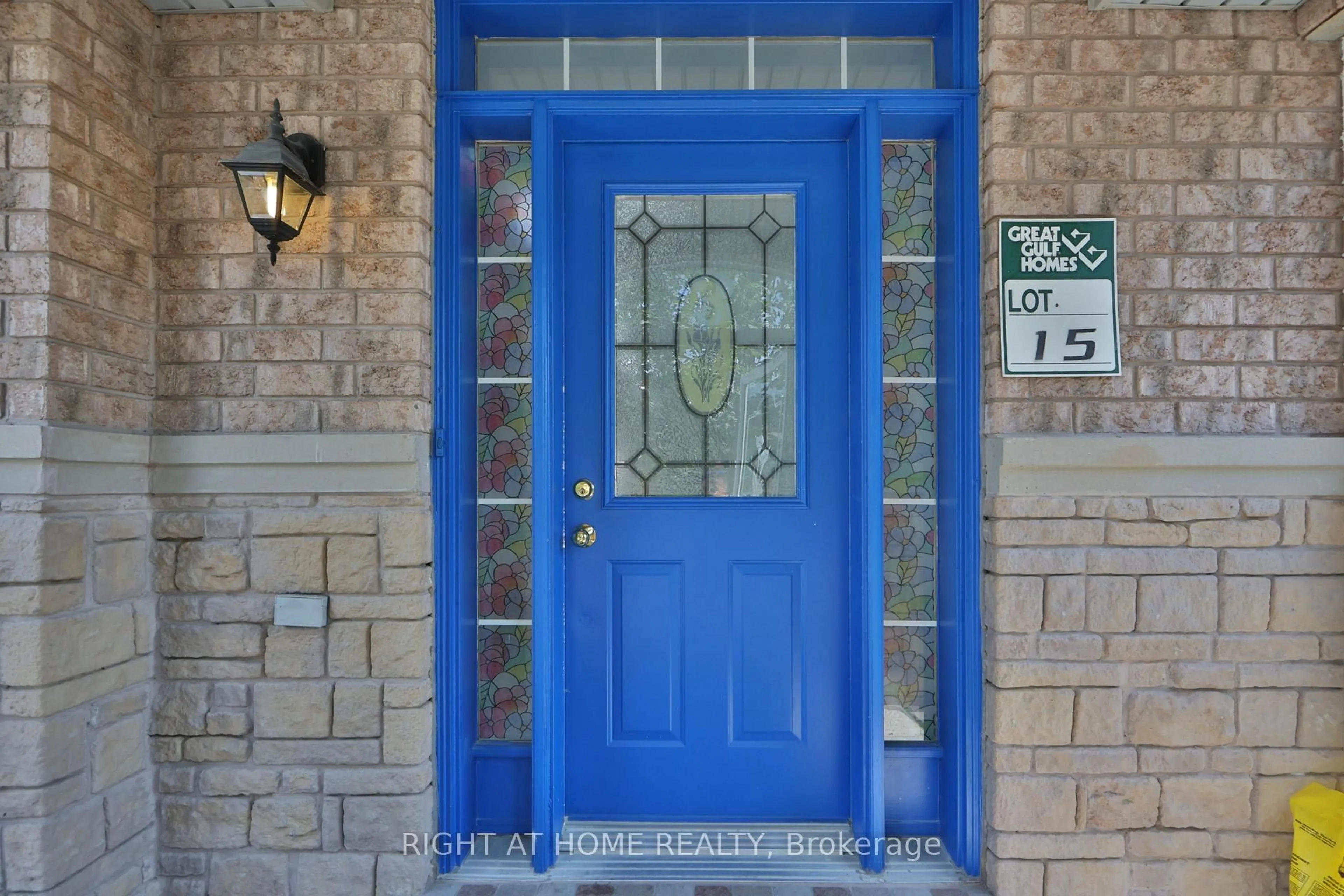 Indoor entryway for 3 SILVERBELL Crt, Brampton Ontario L7A 3V3