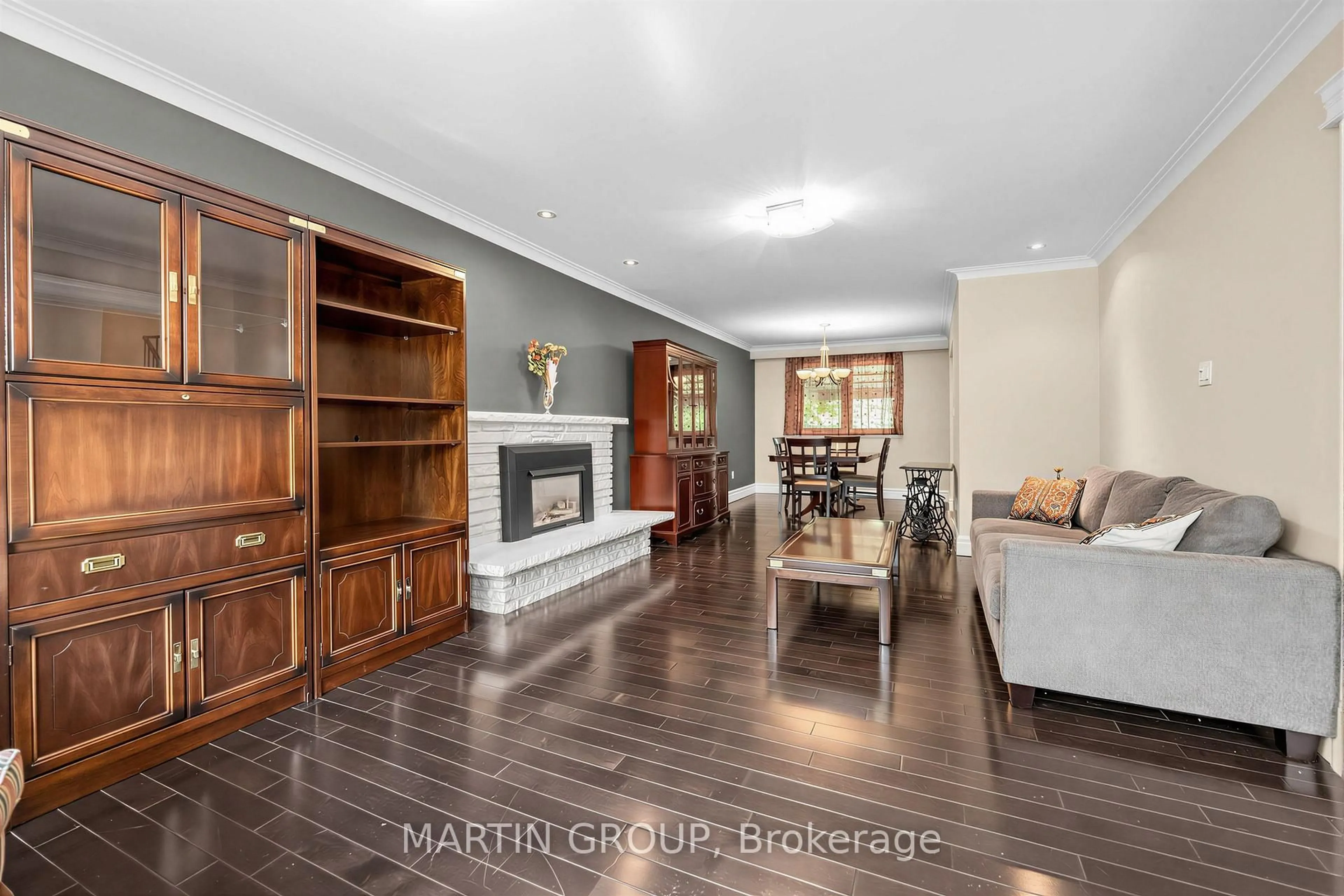 Living room with furniture, unknown for 88 Rabbit Lane, Toronto Ontario M9B 5S9