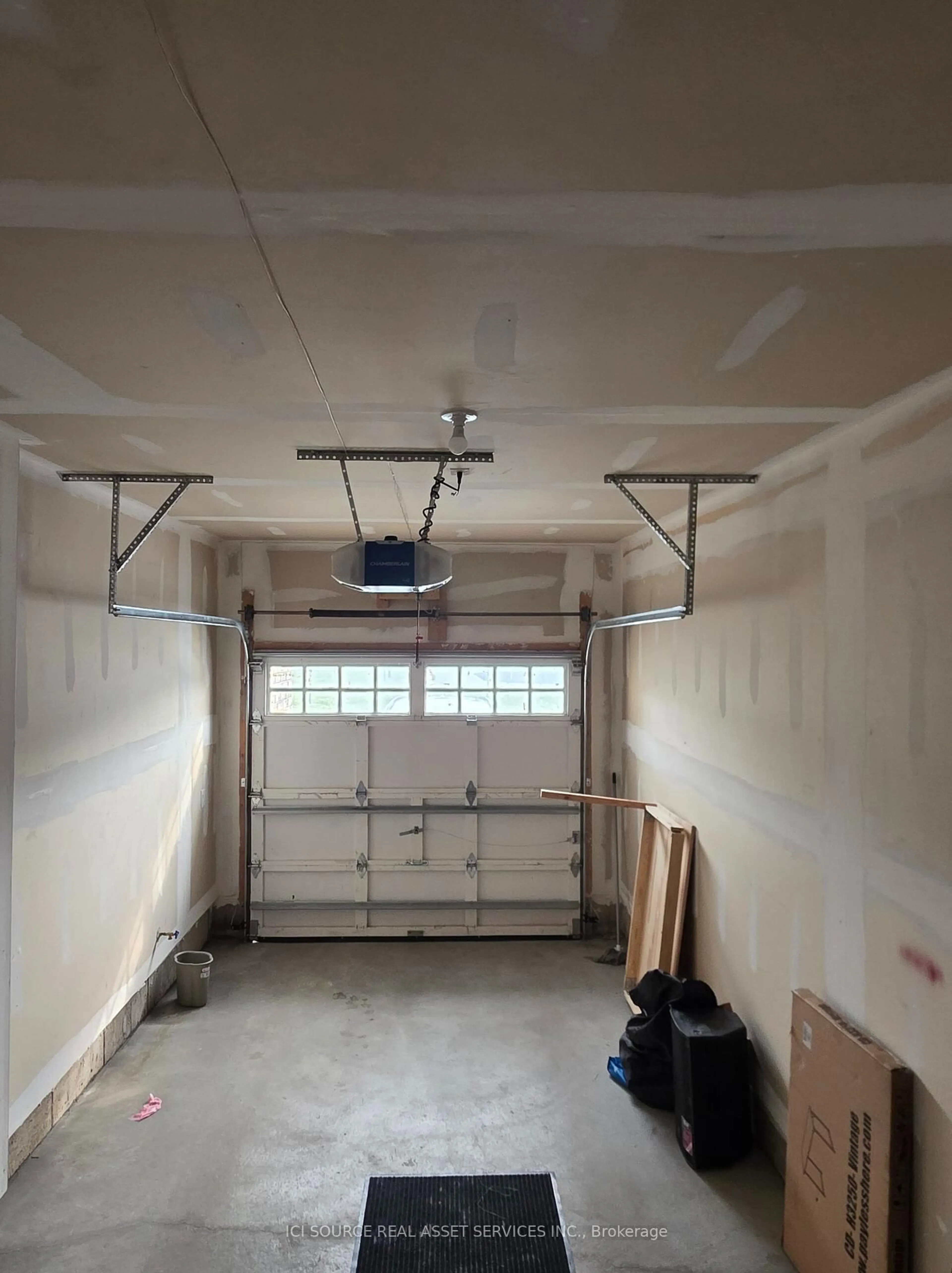 Indoor garage for 10 Brent Stephens Way, Brampton Ontario L7A 5B6
