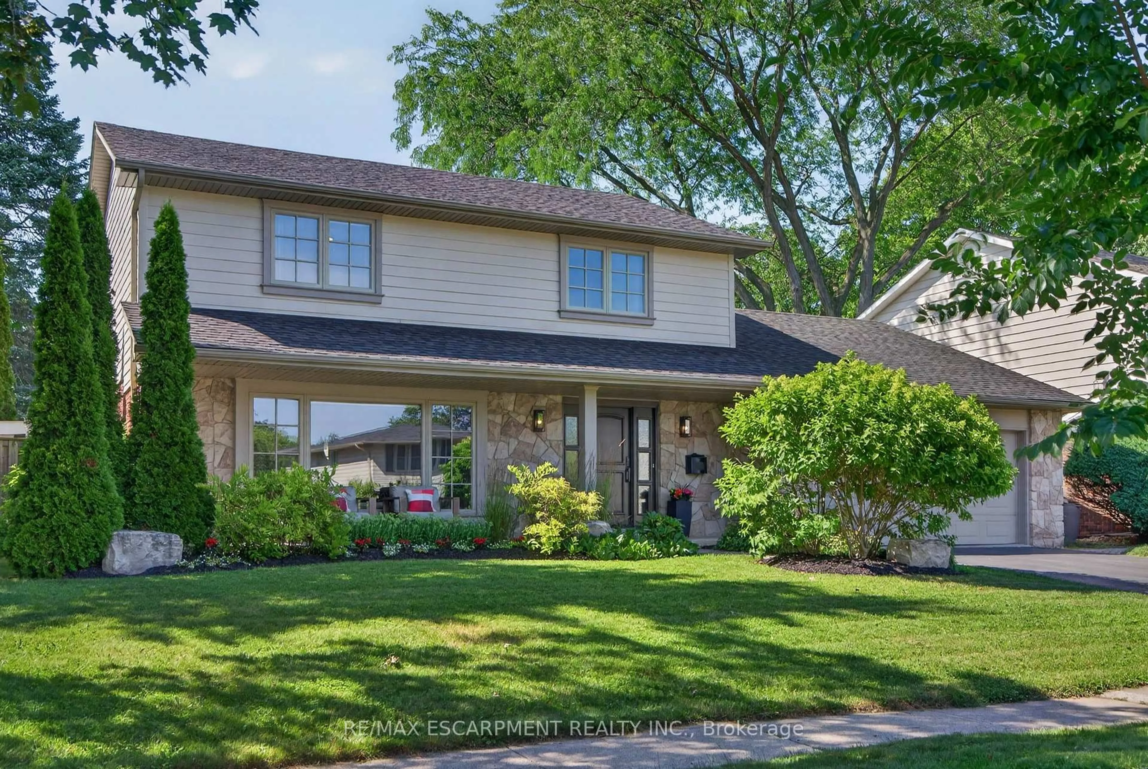 Home with vinyl exterior material, street for 4461 Tremineer Ave, Burlington Ontario L7L 1H8