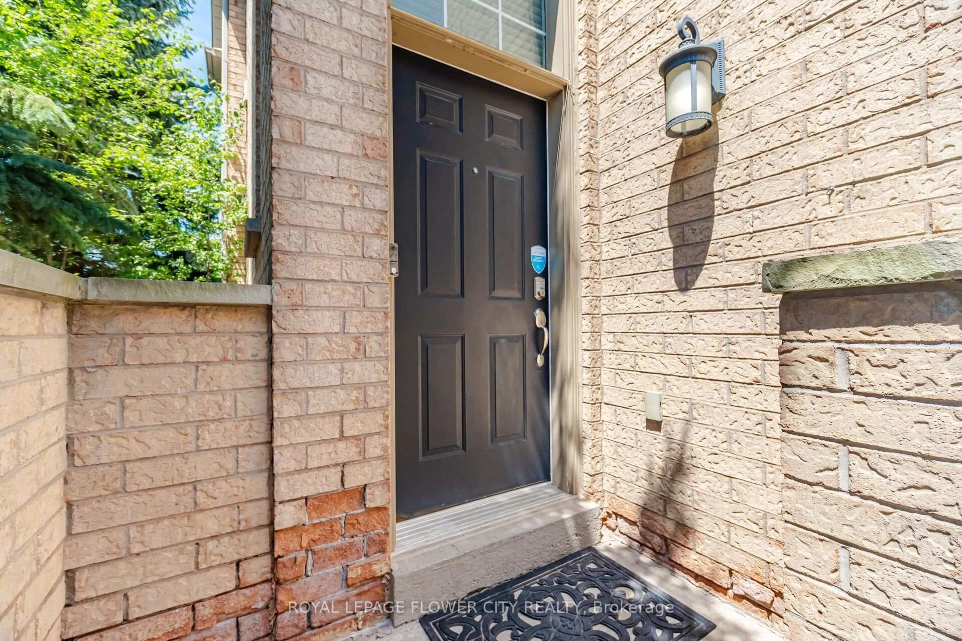 Indoor entryway for 8305 McLaughlin Rd #2, Brampton Ontario L6Y 5G3