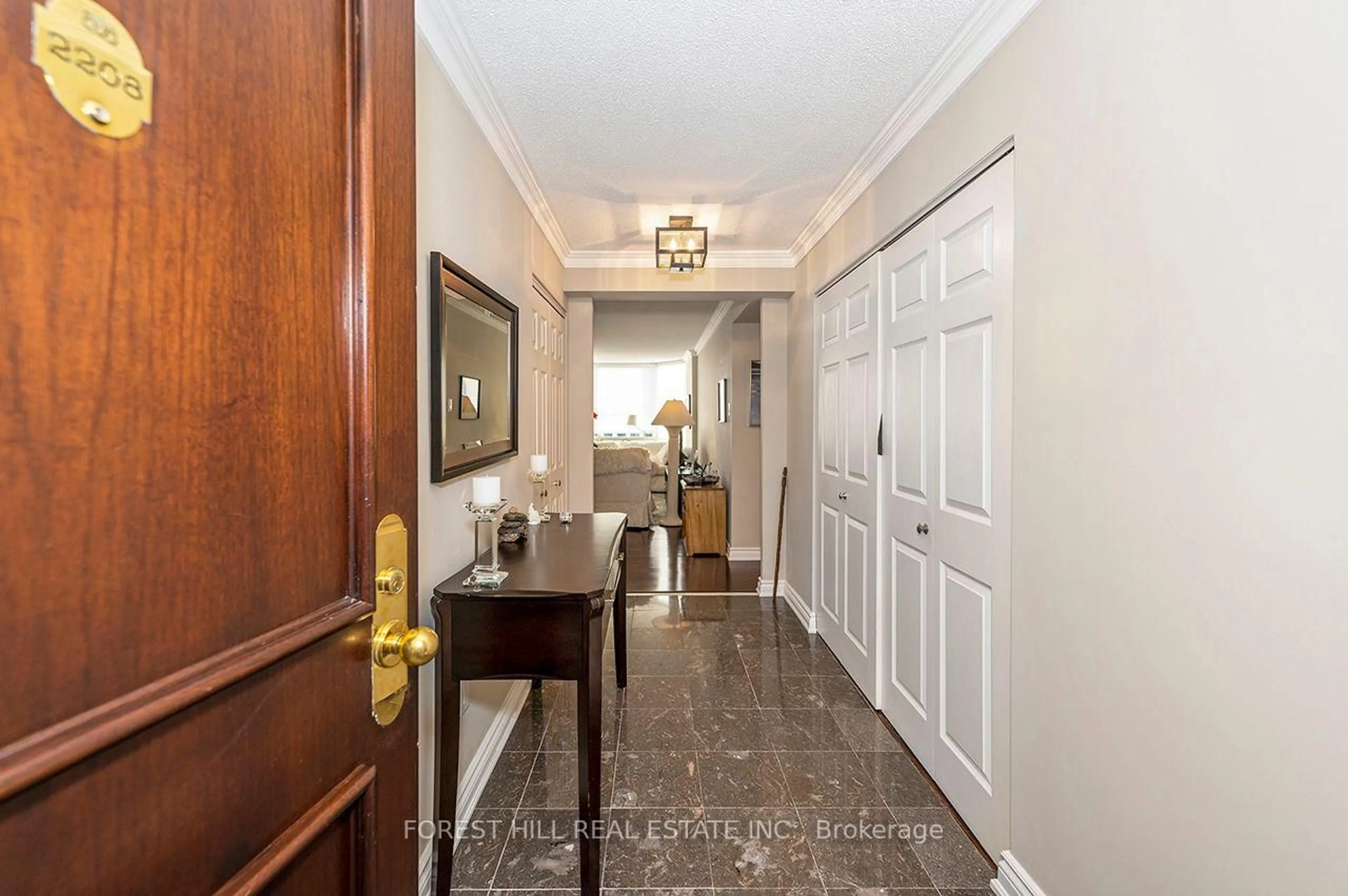 Indoor entryway for 1300 Islington Ave #2208, Toronto Ontario M9A 5C4