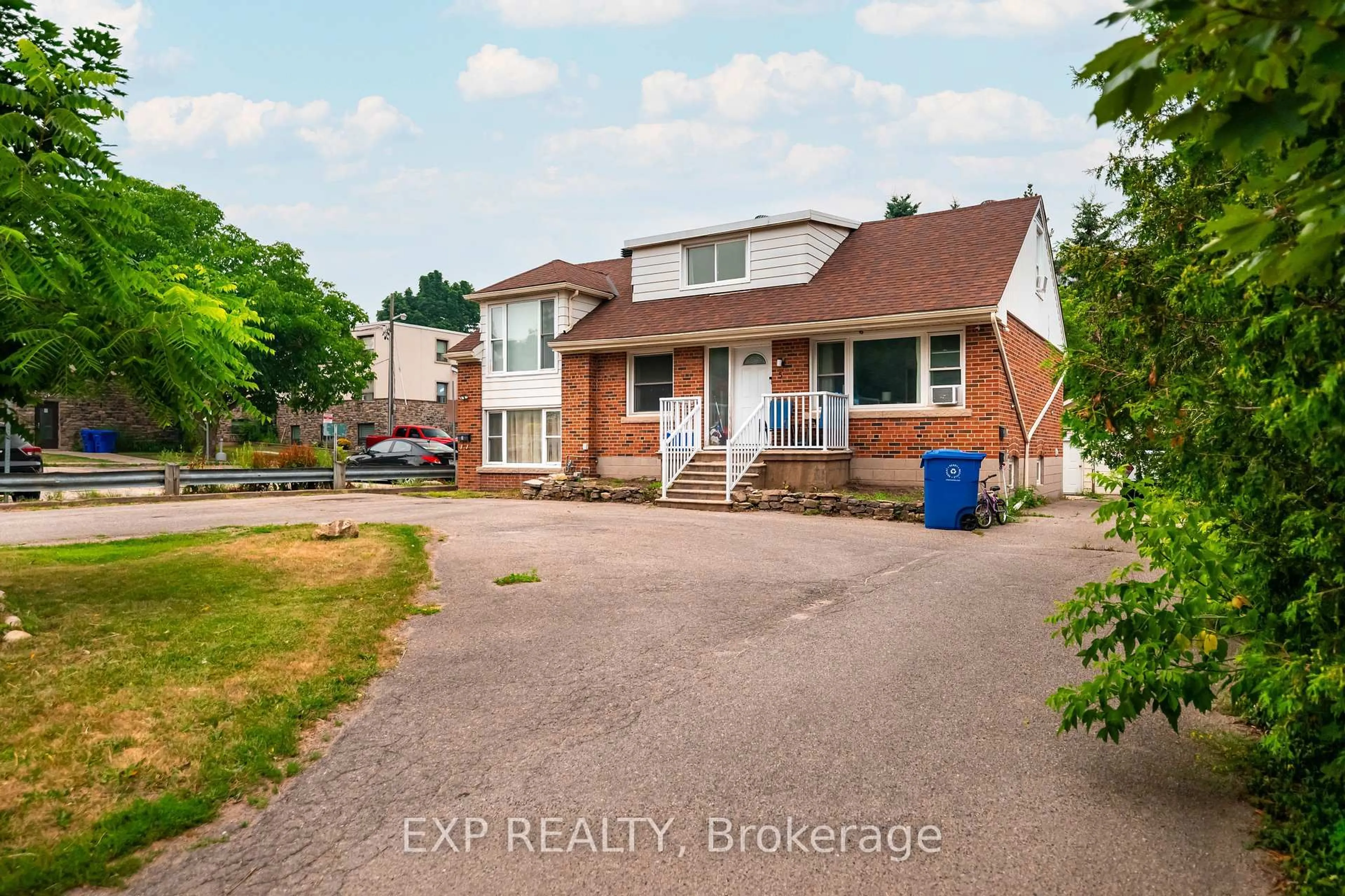 A pic from outside/outdoor area/front of a property/back of a property/a pic from drone, street for 5 Fourth Ave, Orangeville Ontario L9W 1G5