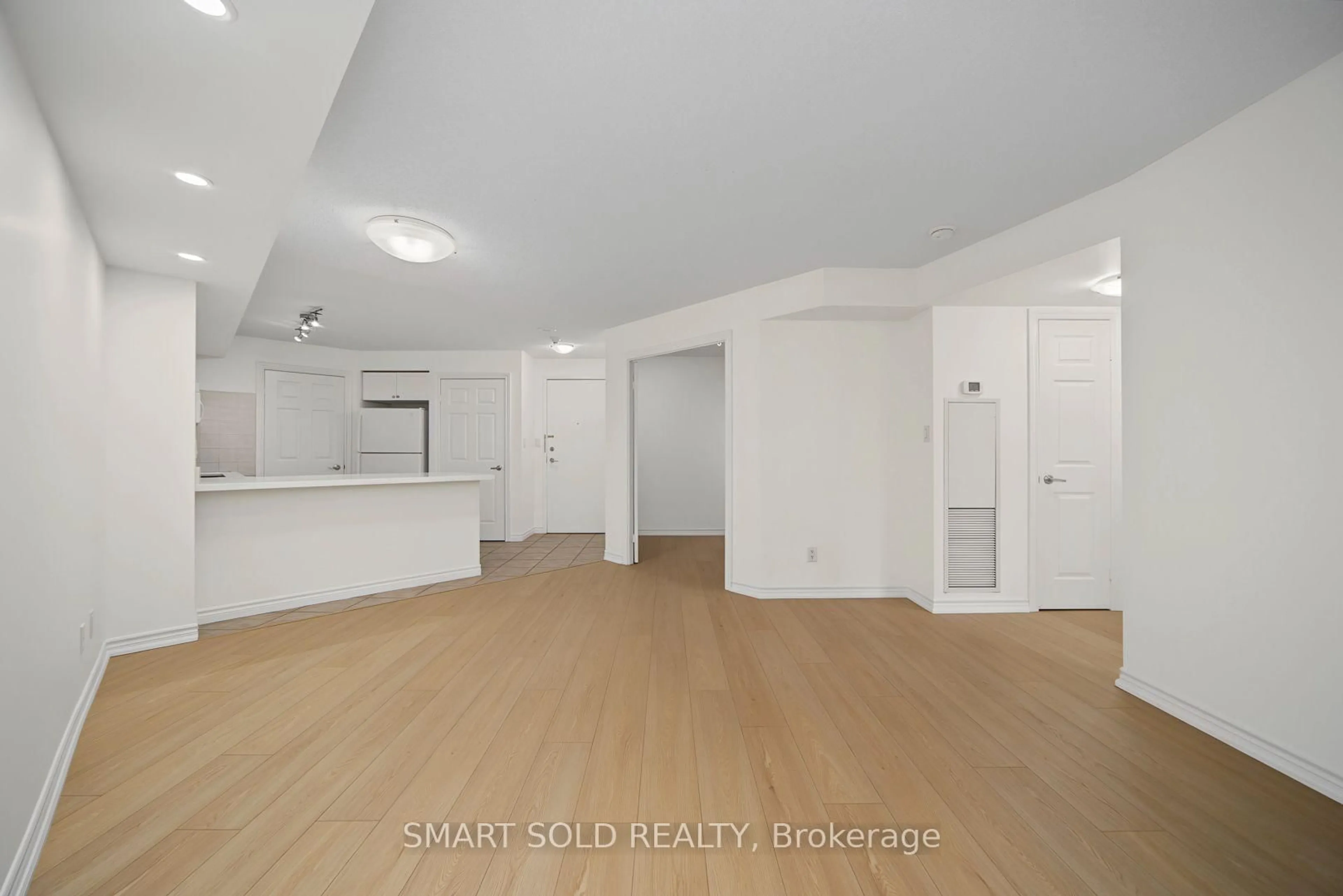 A pic of a room for 3880 Duke Of York Blvd #801, Mississauga Ontario L5B 4M7