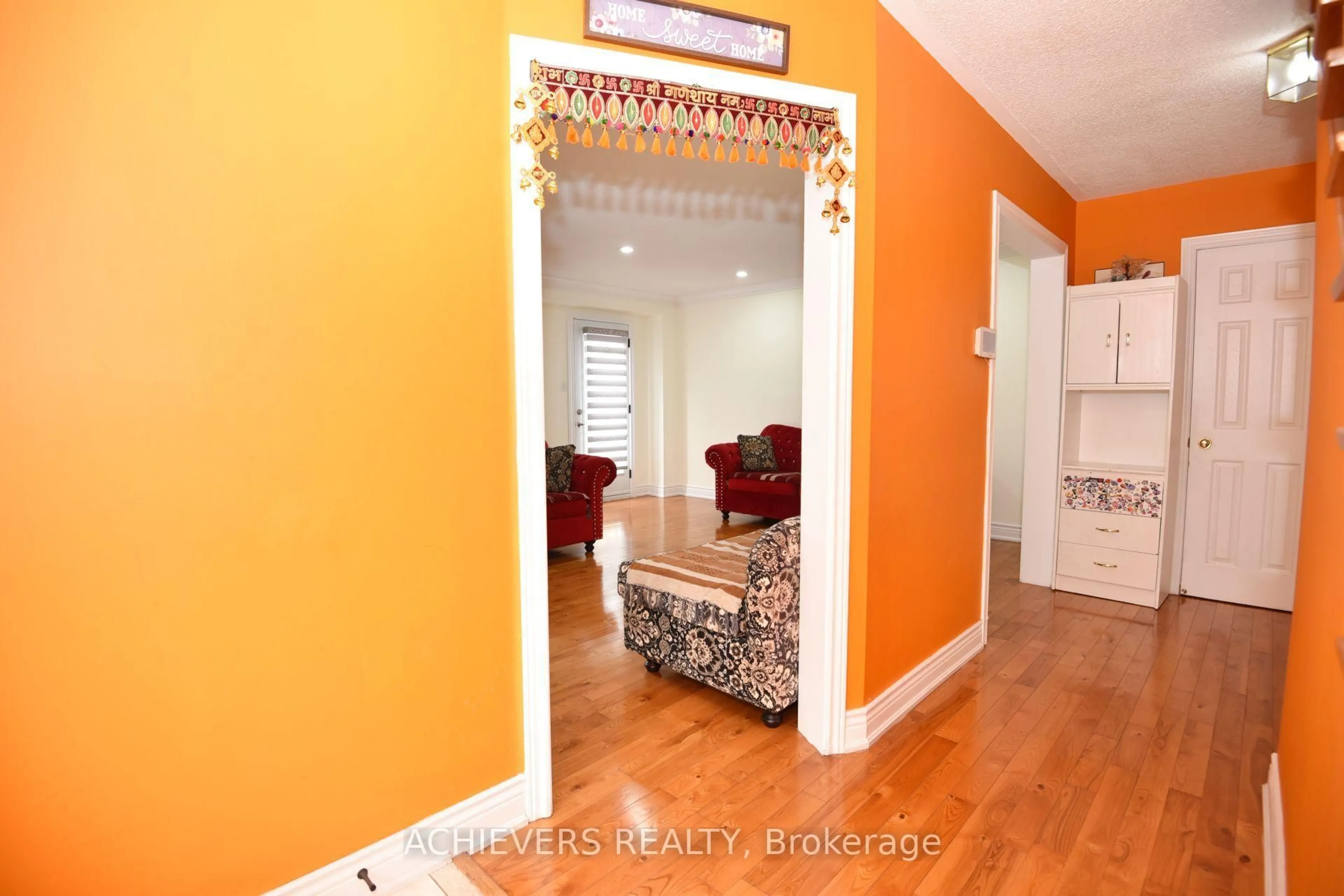 Indoor entryway for 83 Clover Bloom Rd, Brampton Ontario L6R 1S4