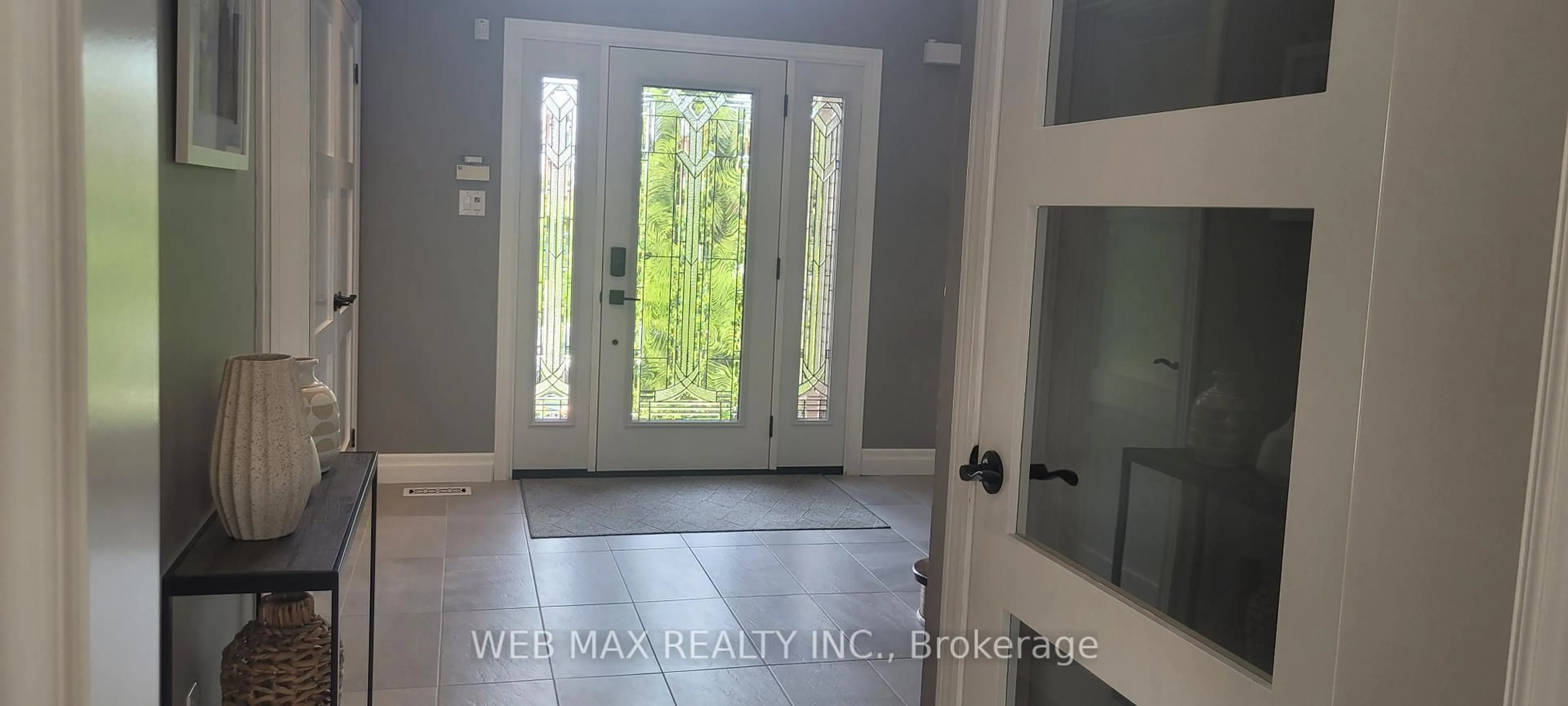 Indoor entryway for 22 Ashbury Cres, Caledon Ontario L7E 1X6