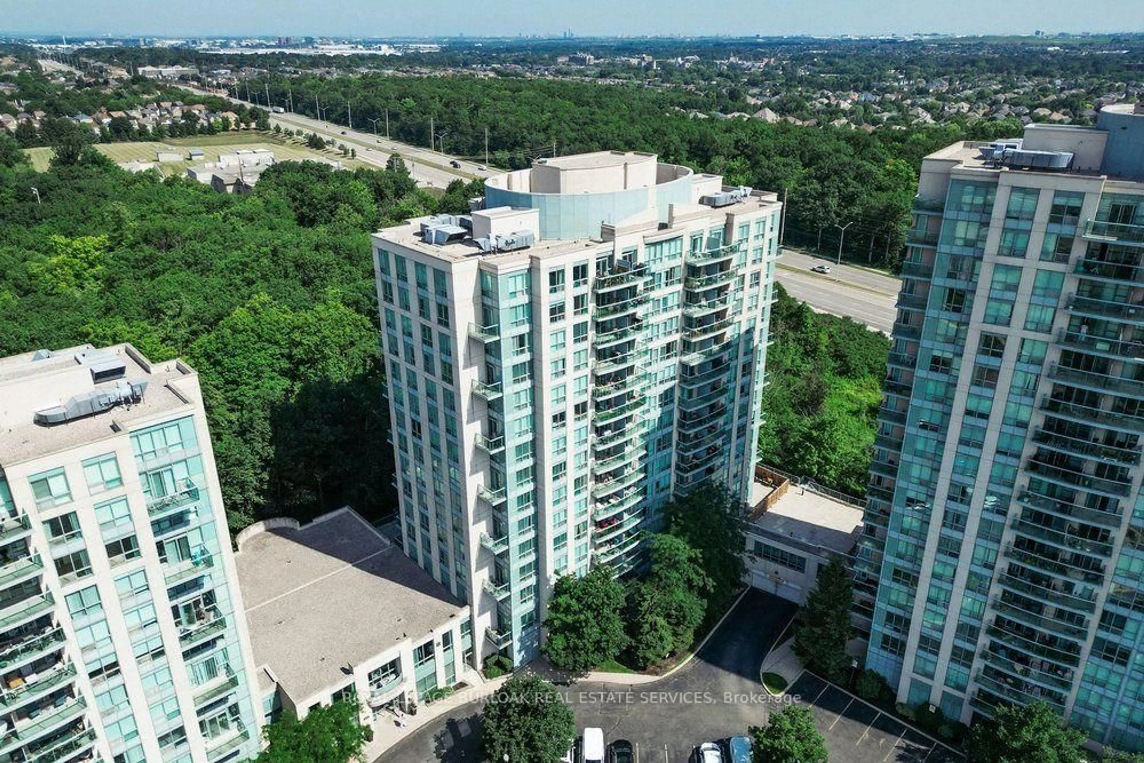 A pic from outside/outdoor area/front of a property/back of a property/a pic from drone, city buildings view from balcony for 2565 Erin Centre Blvd #402, Mississauga Ontario L5M 6Z8