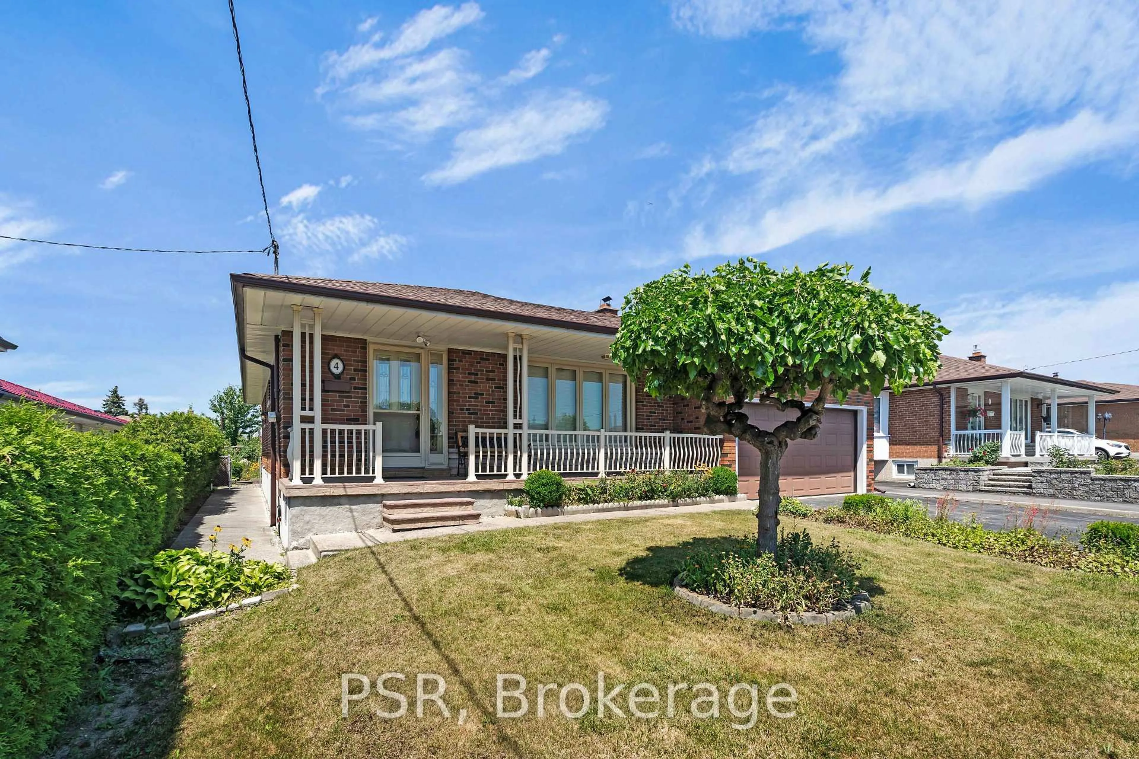 A pic from outside/outdoor area/front of a property/back of a property/a pic from drone, street for 4 Gatesgill Cres, Toronto Ontario M3M 1X9