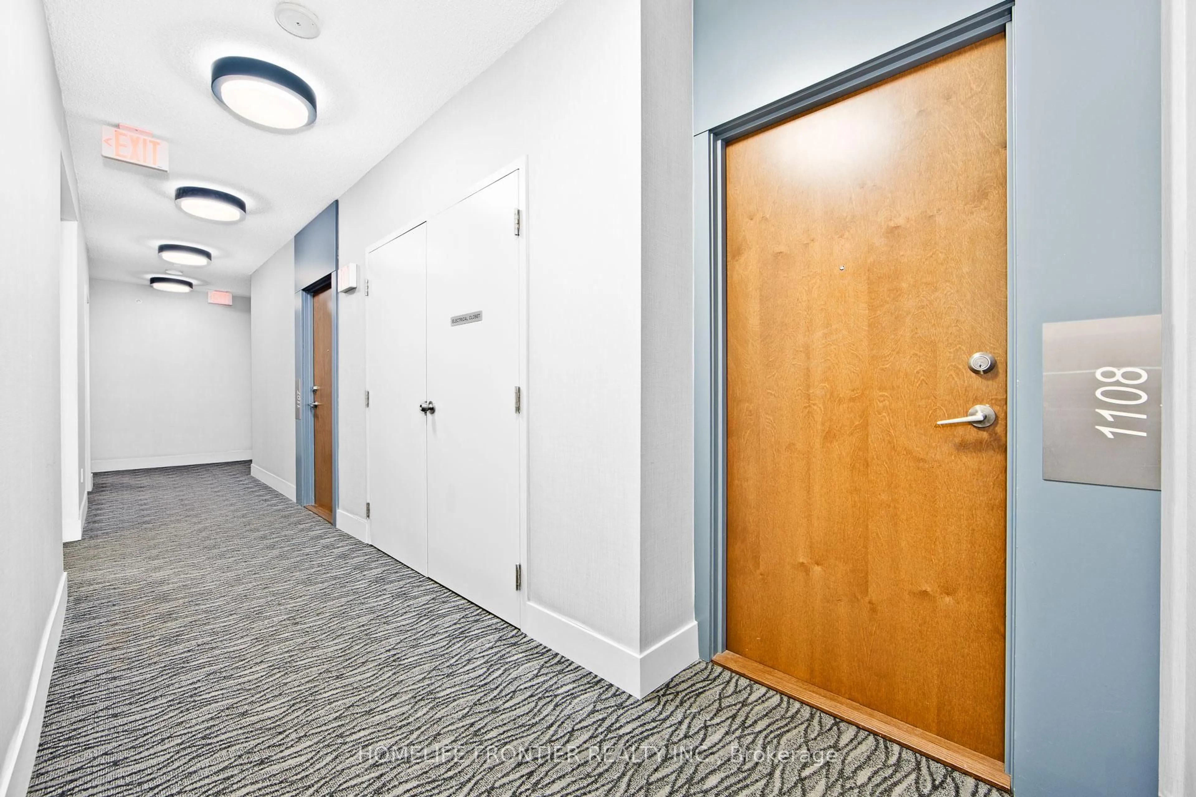 Indoor foyer for 2212 Lakeshore Blvd #1108, Toronto Ontario M8V 0C2