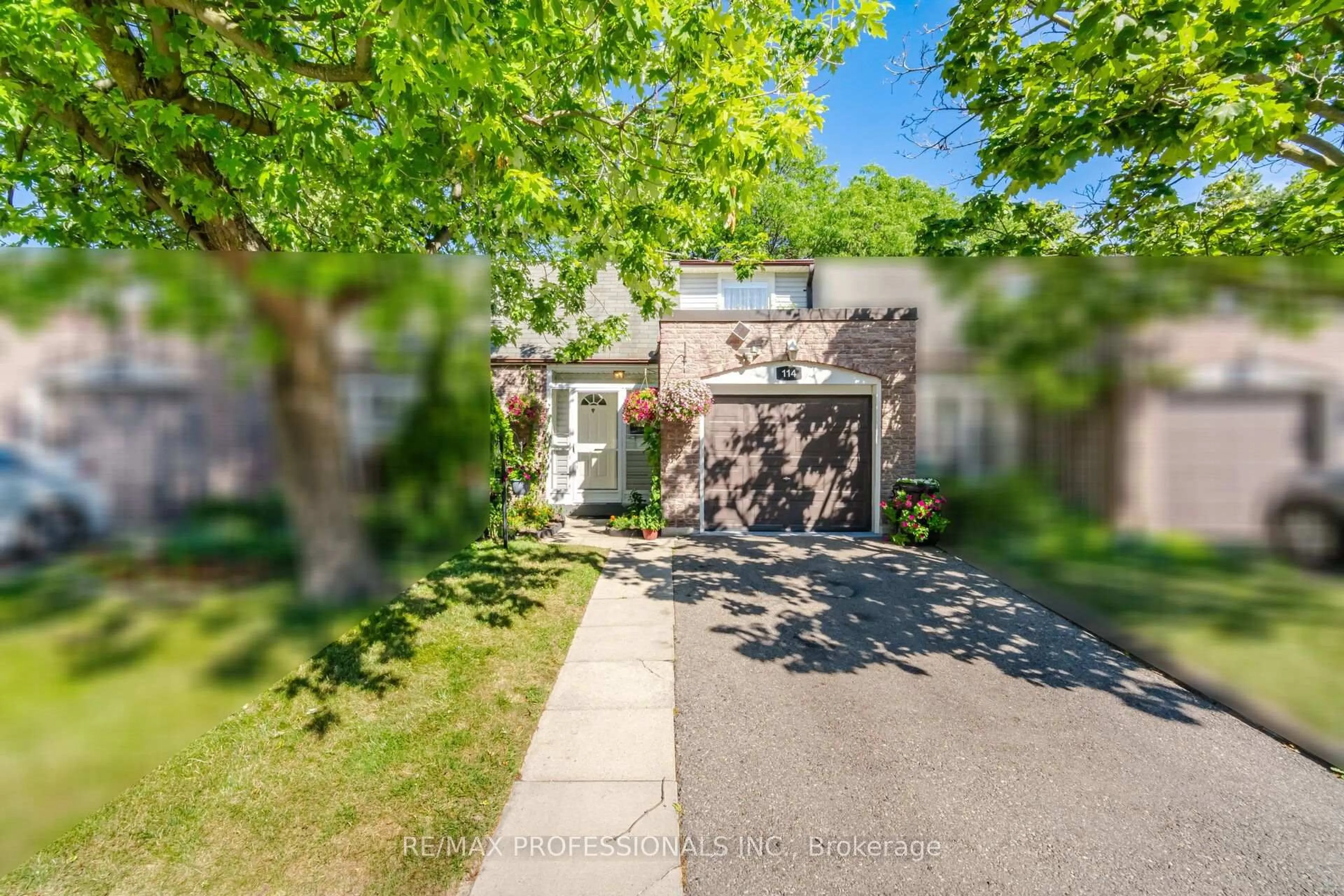A pic from outside/outdoor area/front of a property/back of a property/a pic from drone, street for 2440 Bromsgrove Rd #114, Mississauga Ontario L5J 4J7